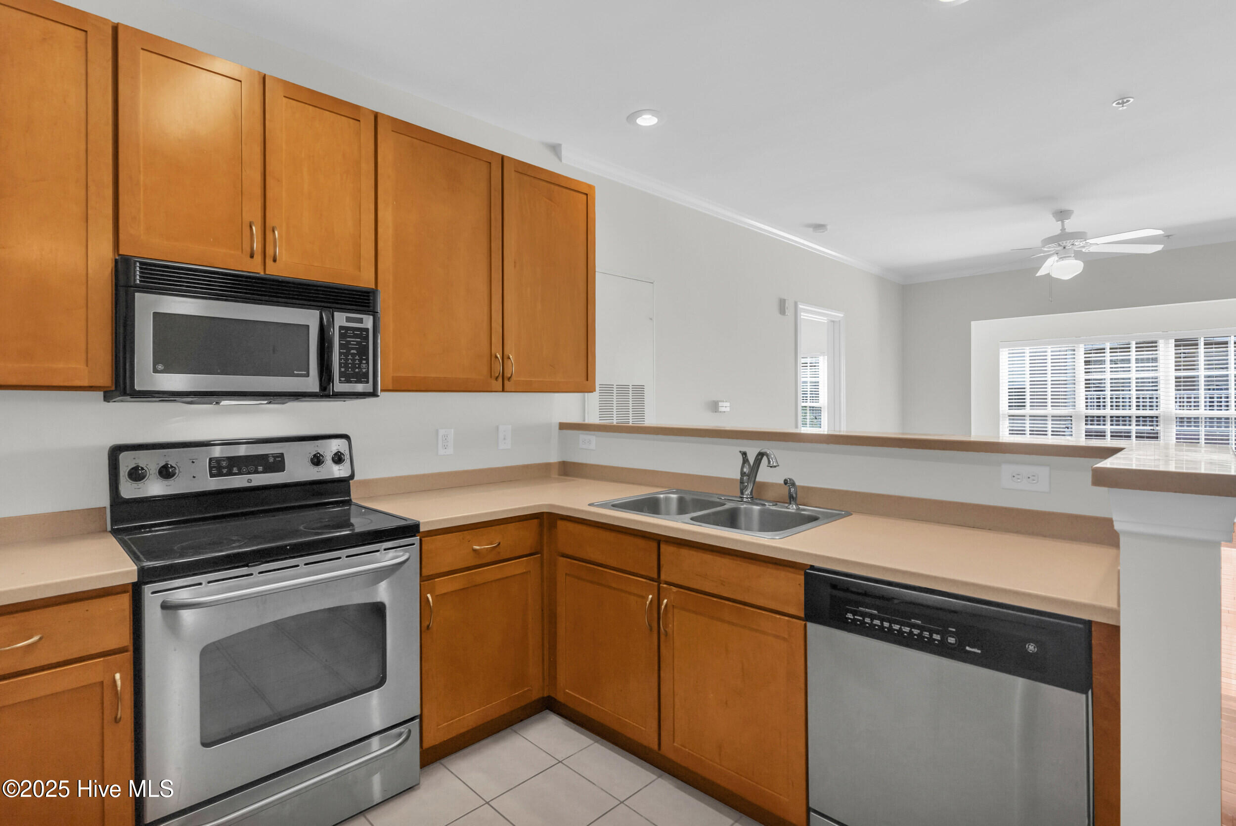 2820 Bloomfield Lane Unit 204, Wilmington, NC 28412 – photo 8: 13_2820 bloomfield ln-00013