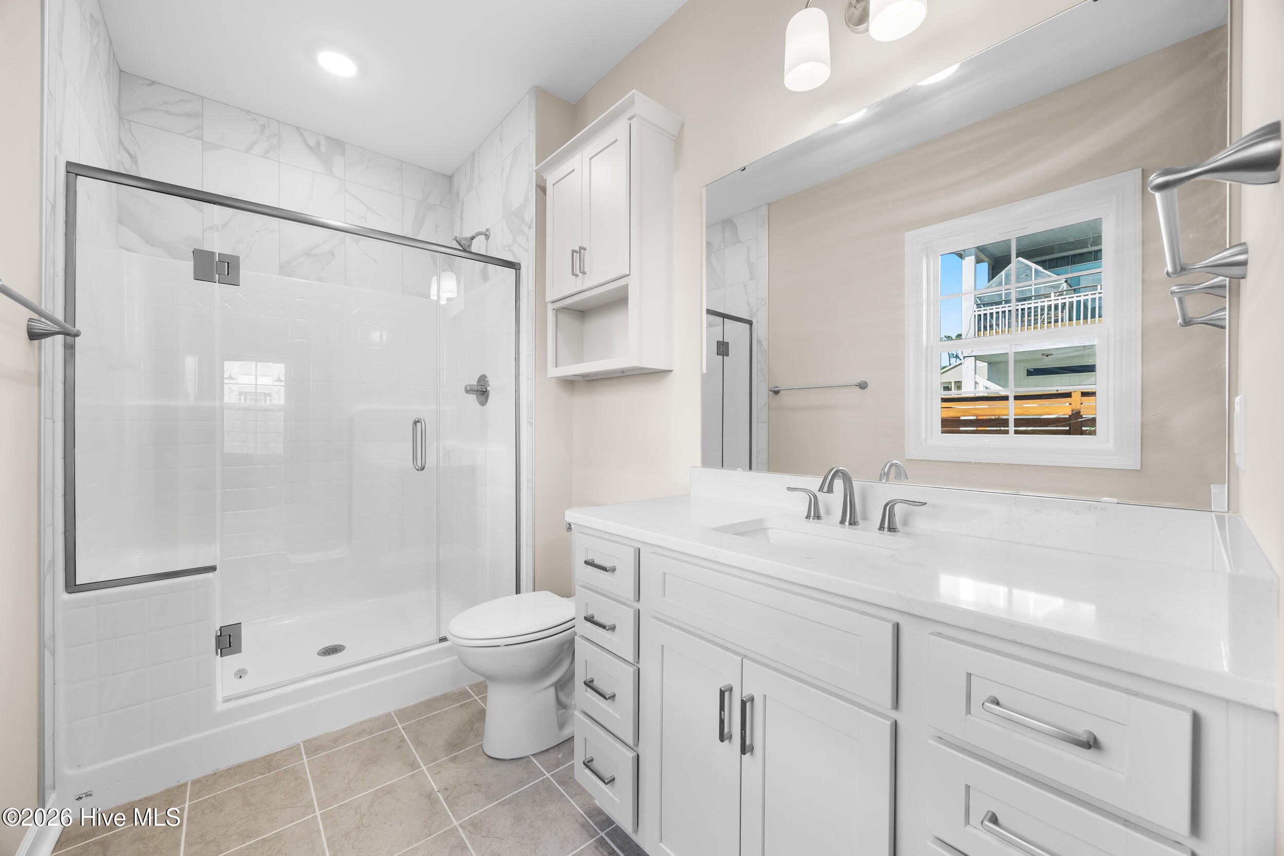 100545862 | Photo 23