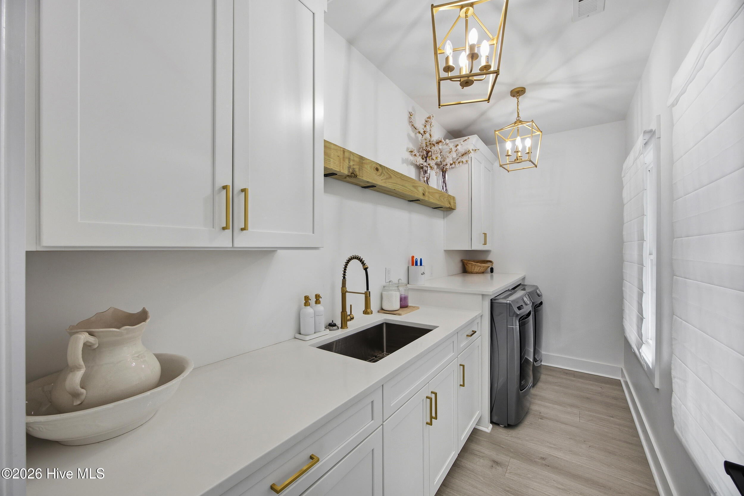 100558595 | Photo 47