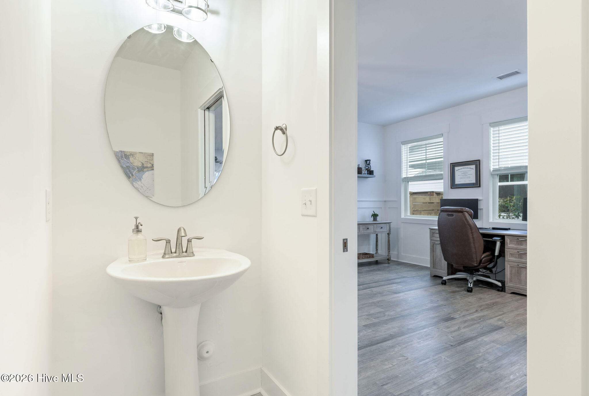 100553298 | Photo 15