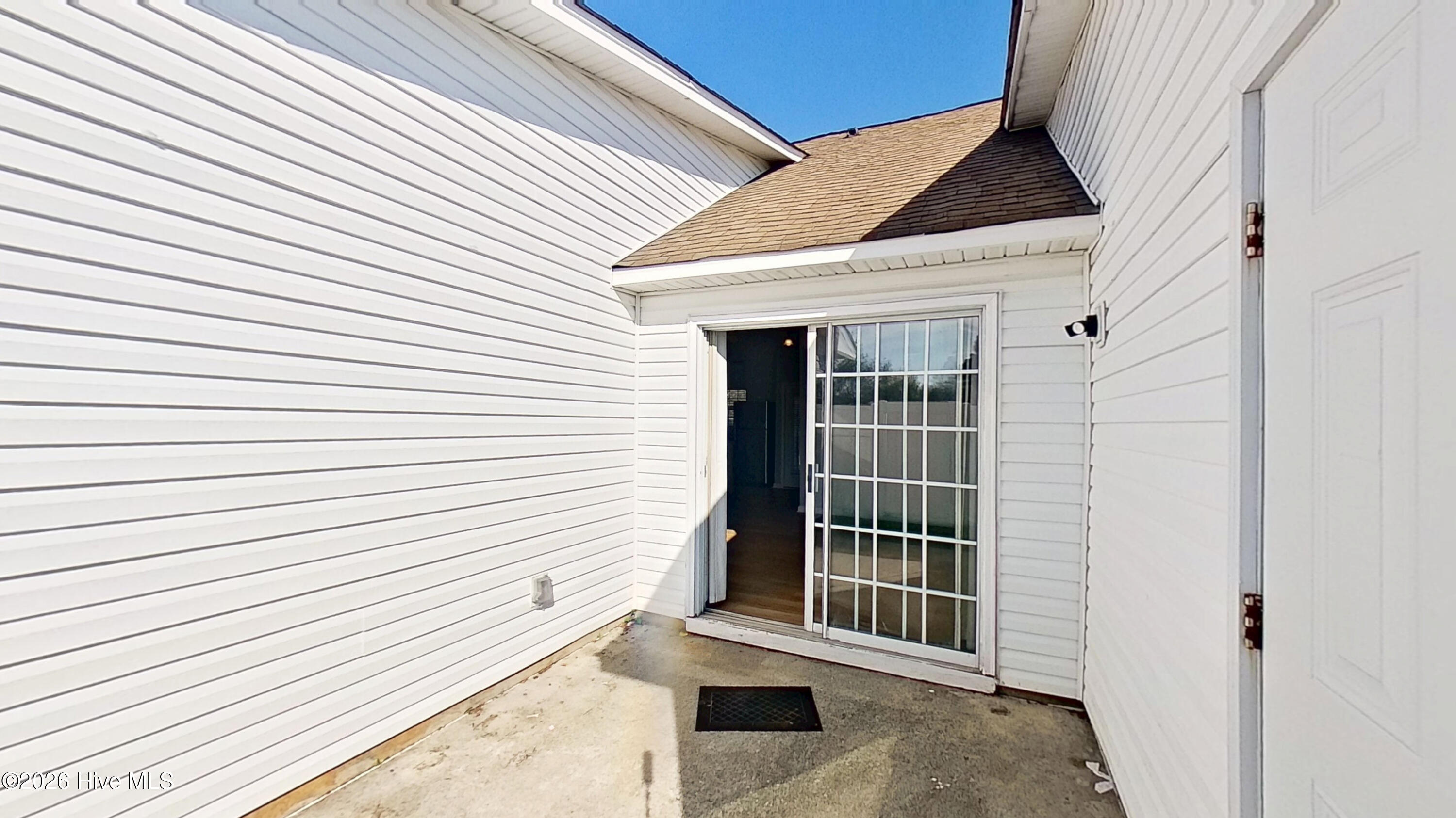 100560040 | Photo 17