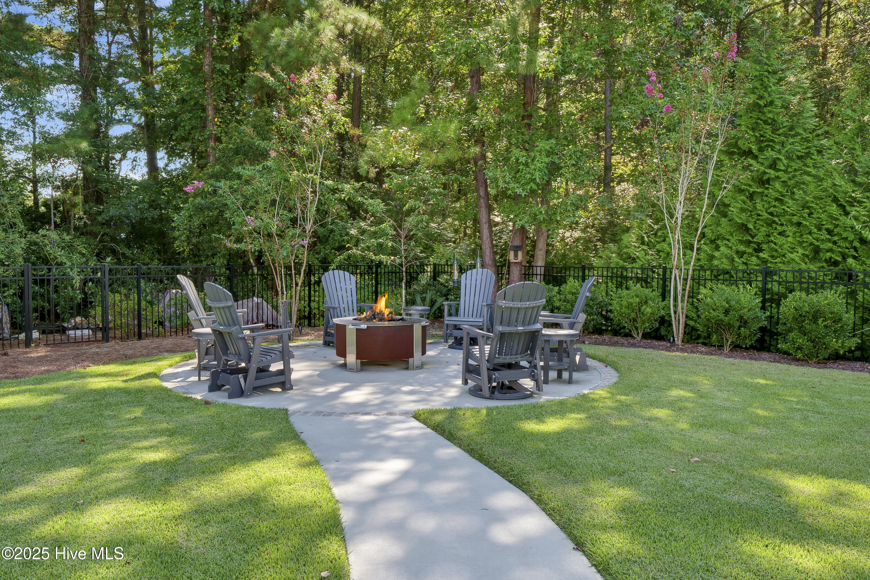 100532496 | Photo 74