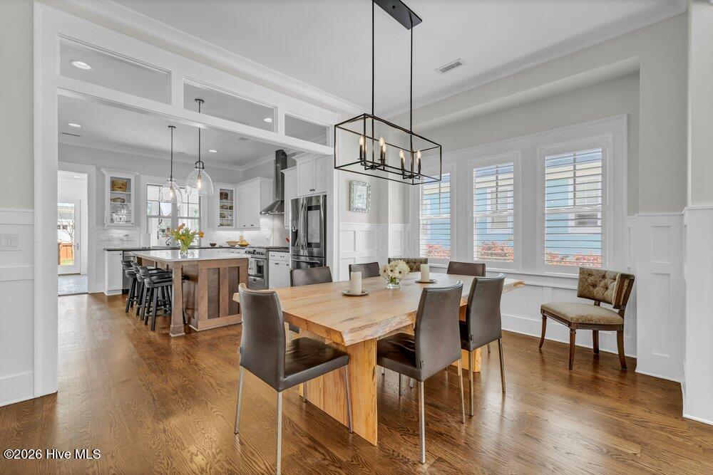 100561379 | Photo 10