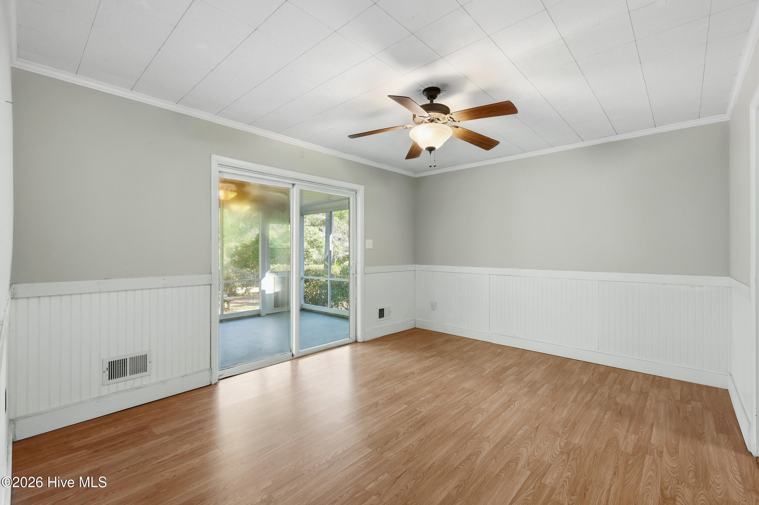 100550925 | Photo 19