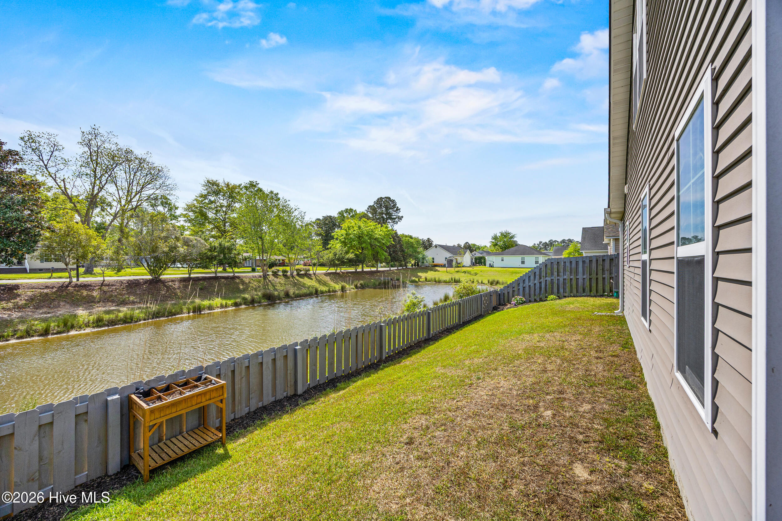 100565934 | Photo 27