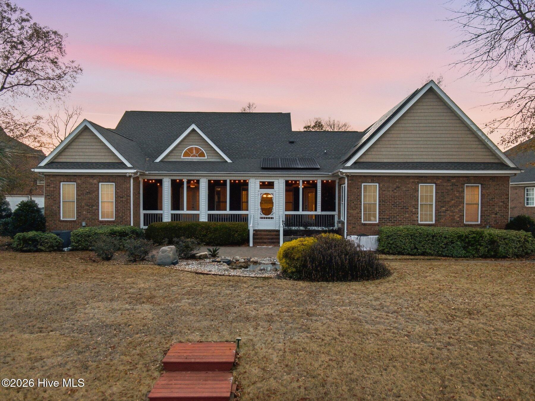 100547238 | Photo 41