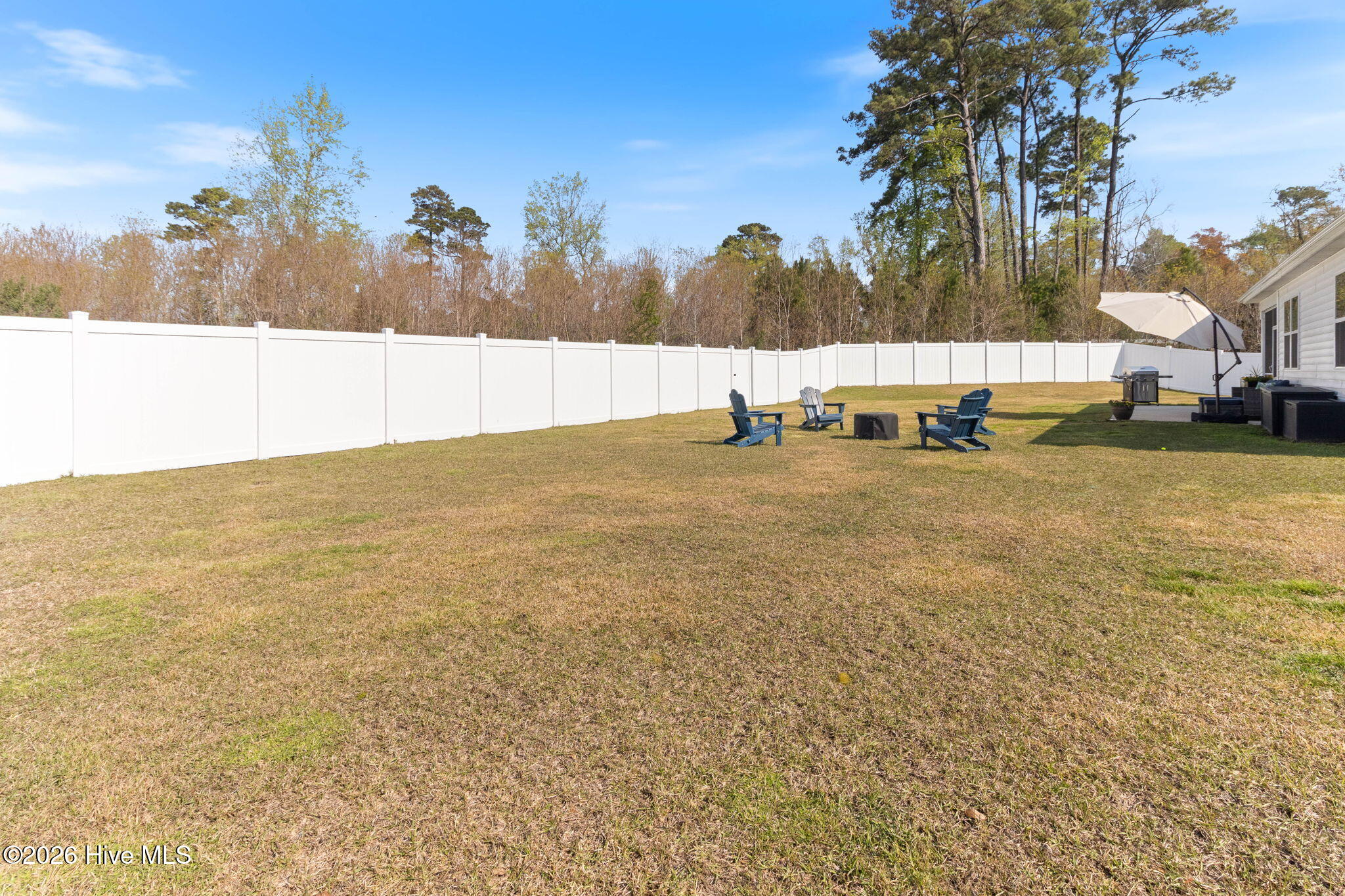 100561989 | Photo 32