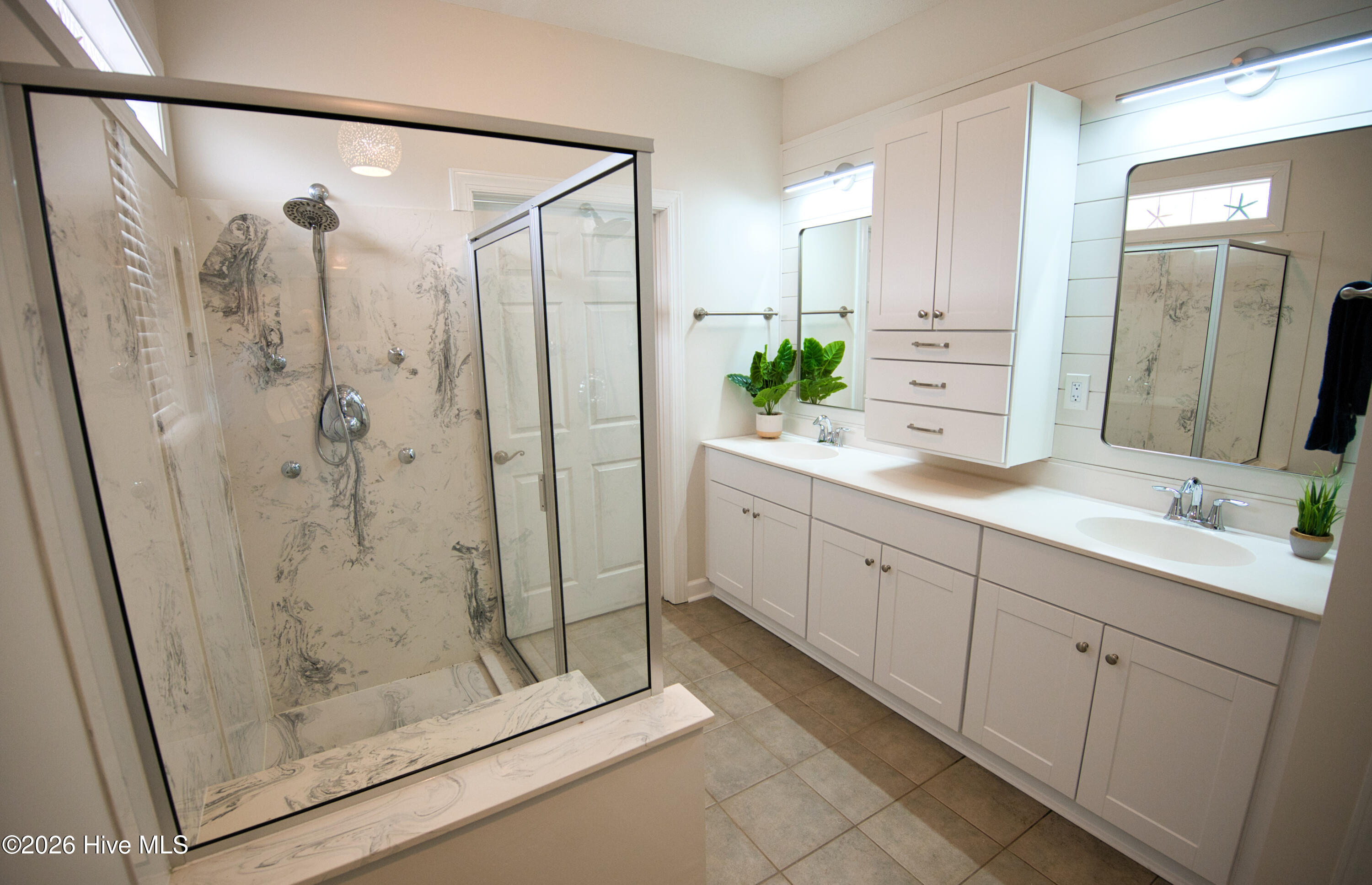 100558044 | Photo 34