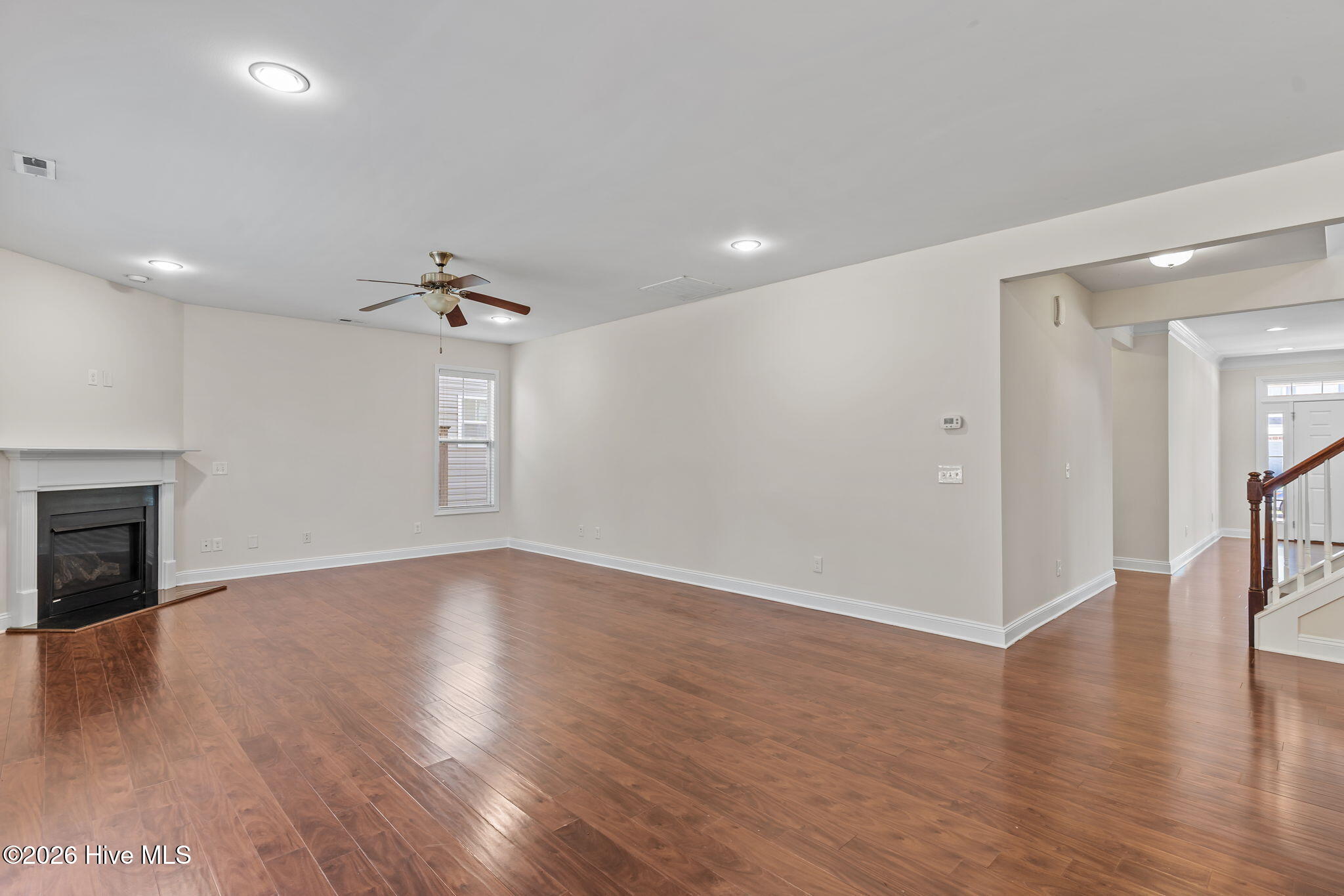 100560294 | Photo 19