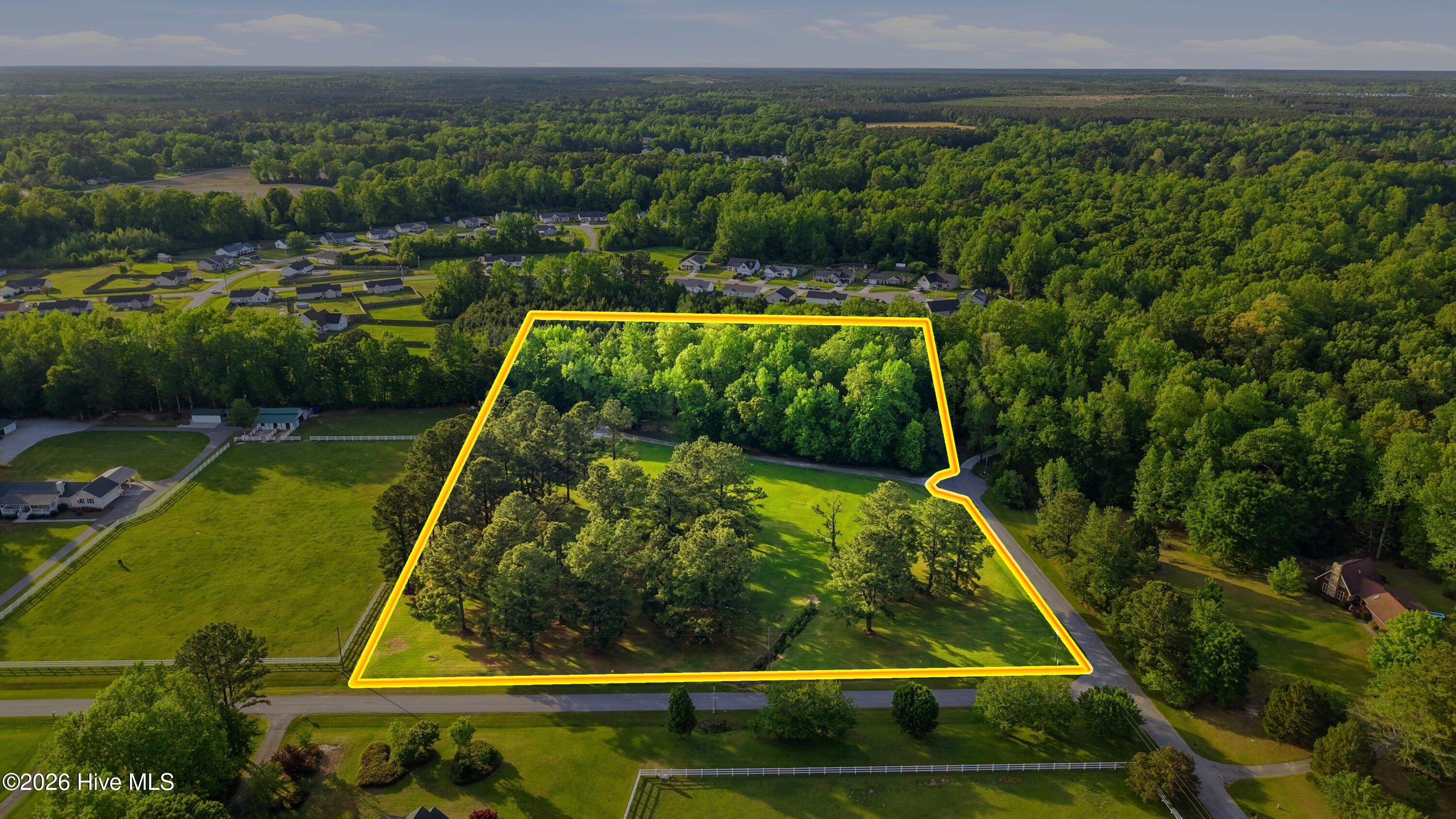 100569494 | Photo 51