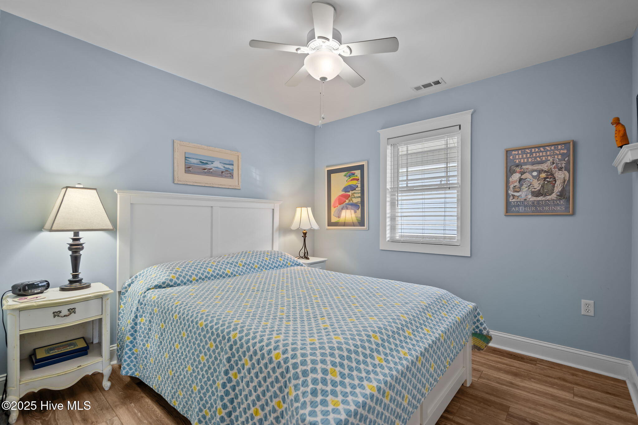 100541907 | Photo 43