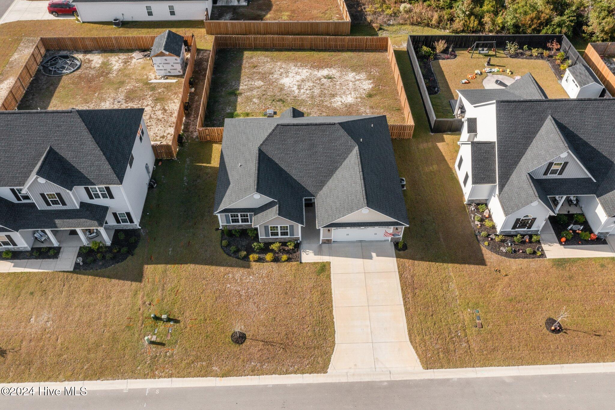 100551017 | Photo 44