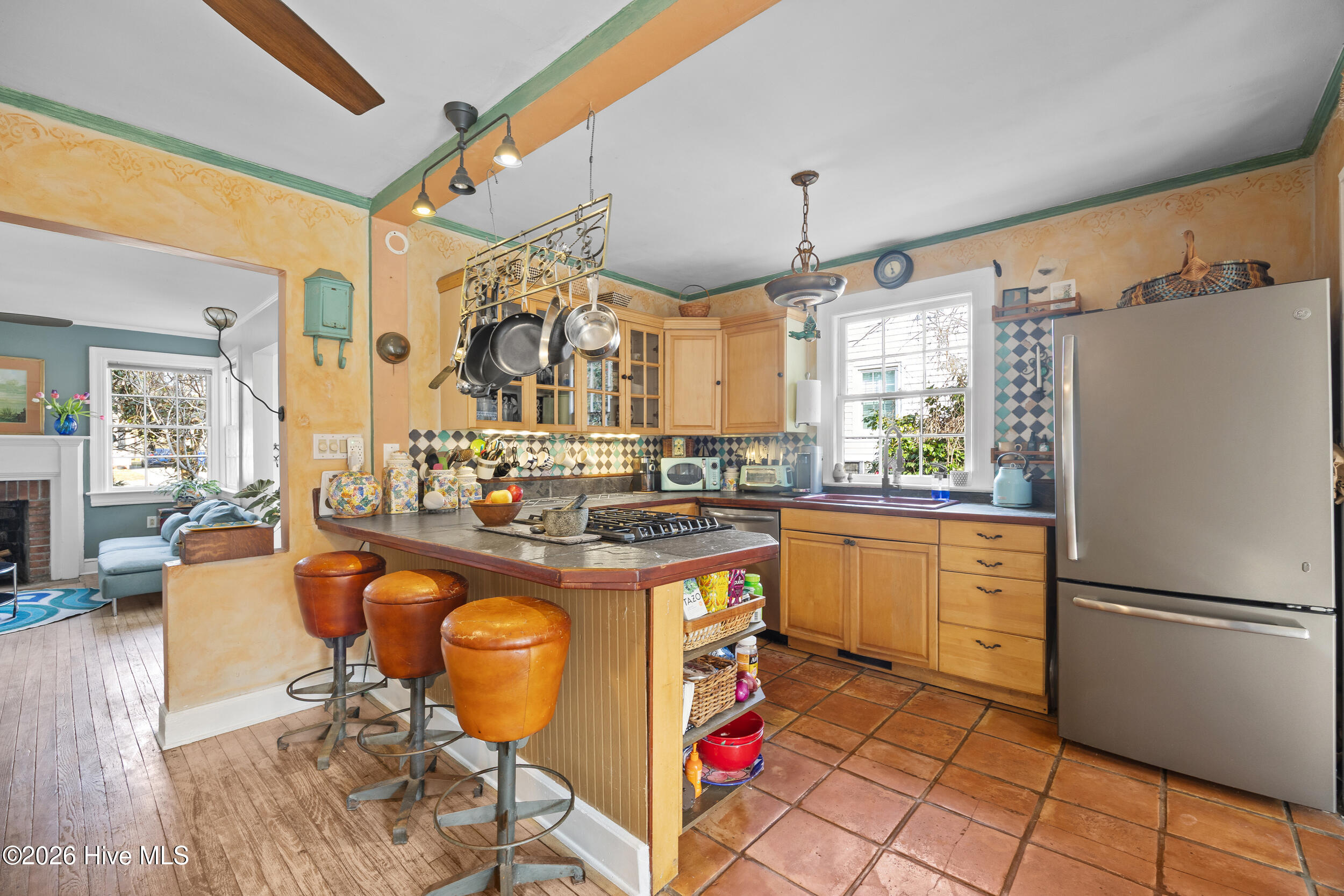 100559586 | Photo 11