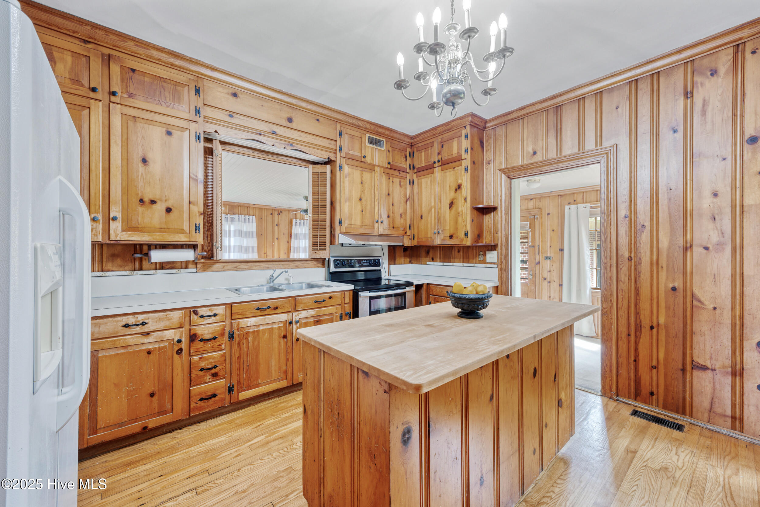 1300 Fairfax Avenue, Elizabeth City, NC, 27909