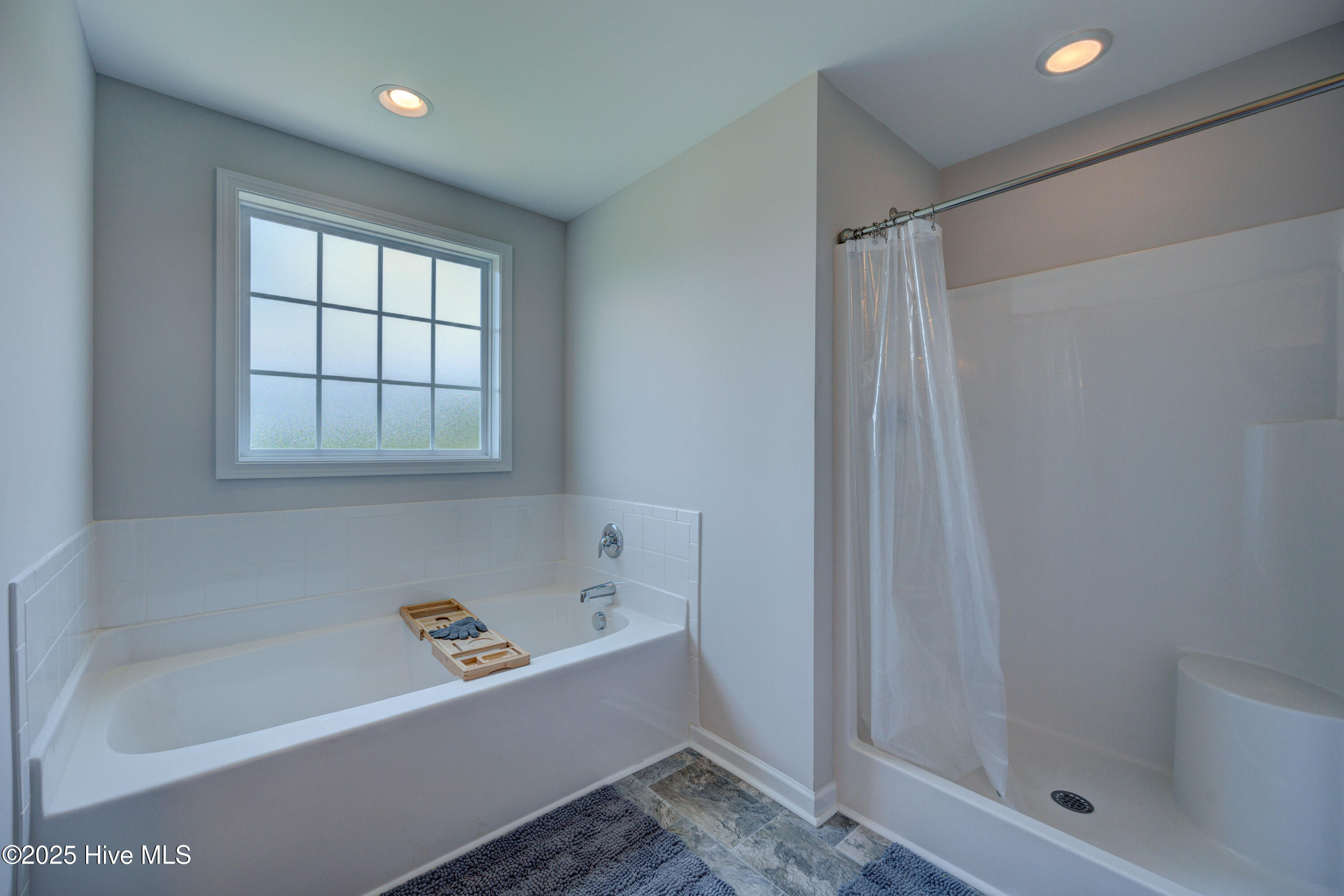 100535248 | Photo 39