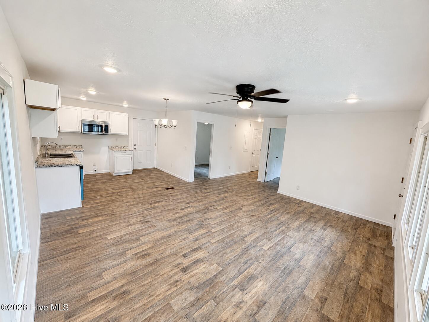 26_bright_and_modern_open_plan_living_sp