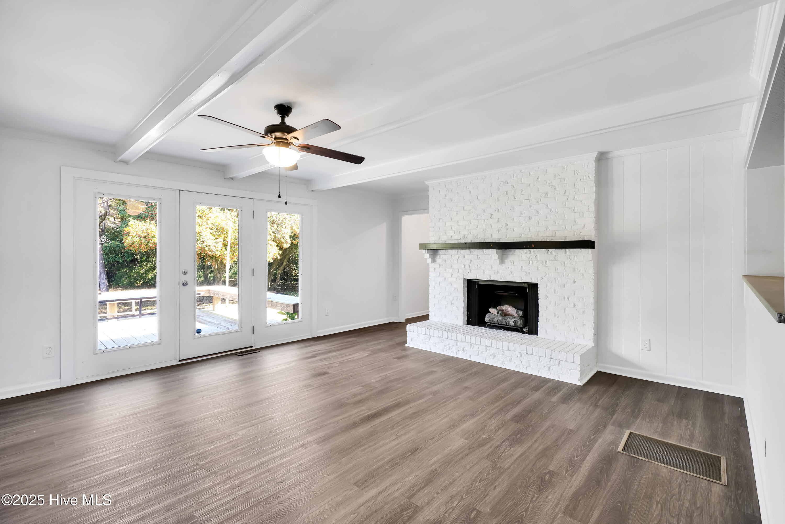 100539794 | Photo 12