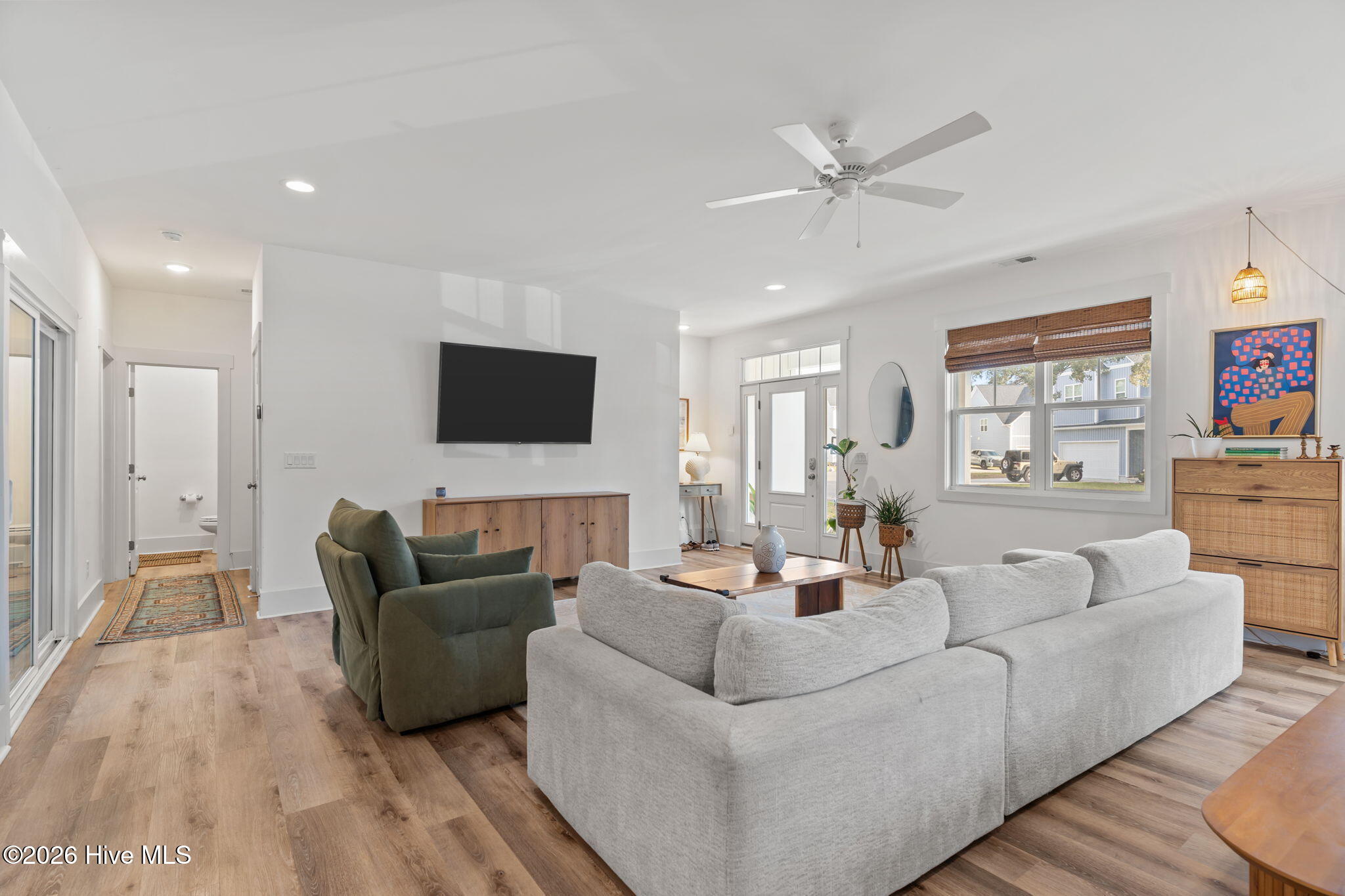 100562426 | Photo 12