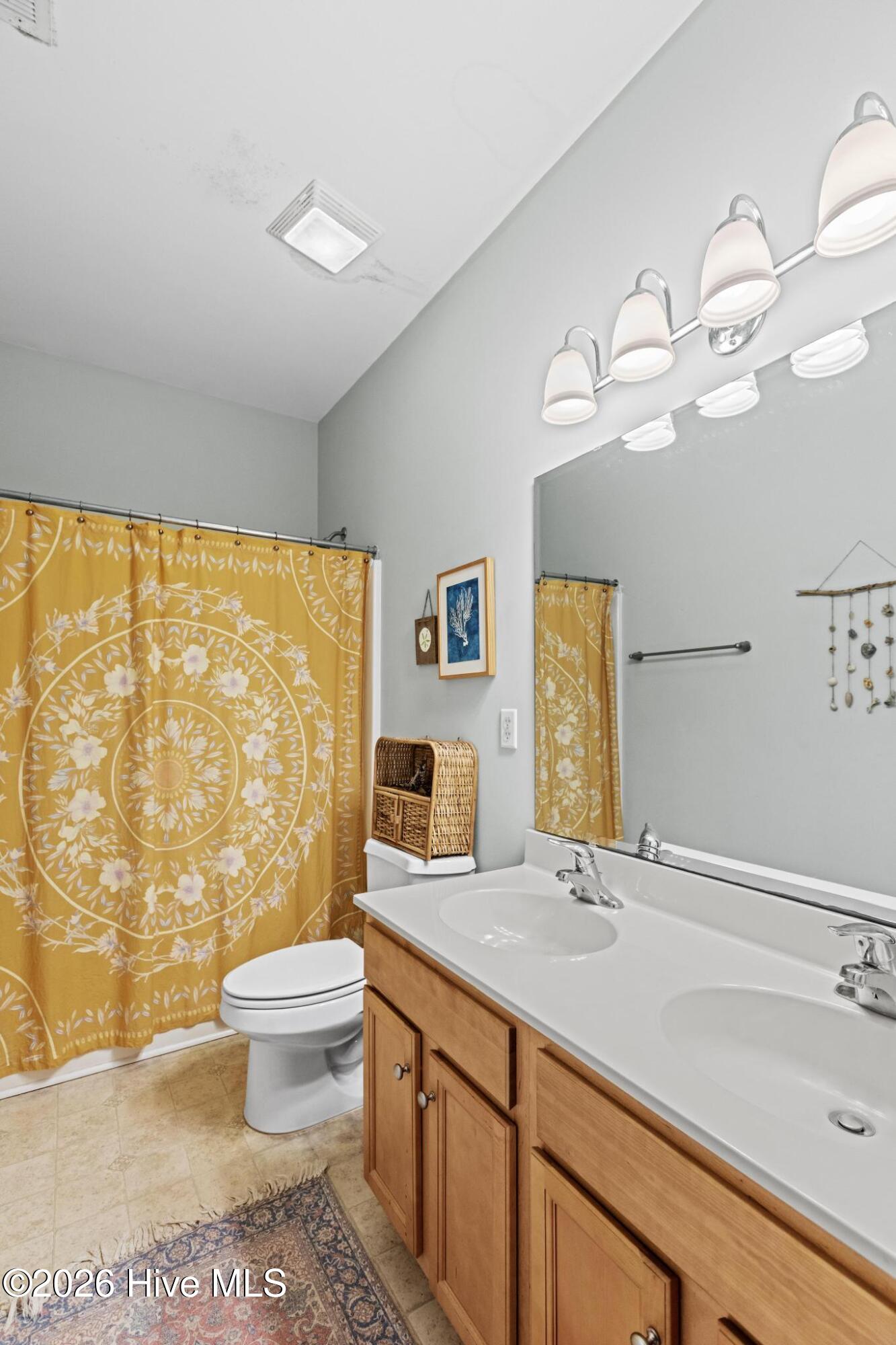 100556084 | Photo 11