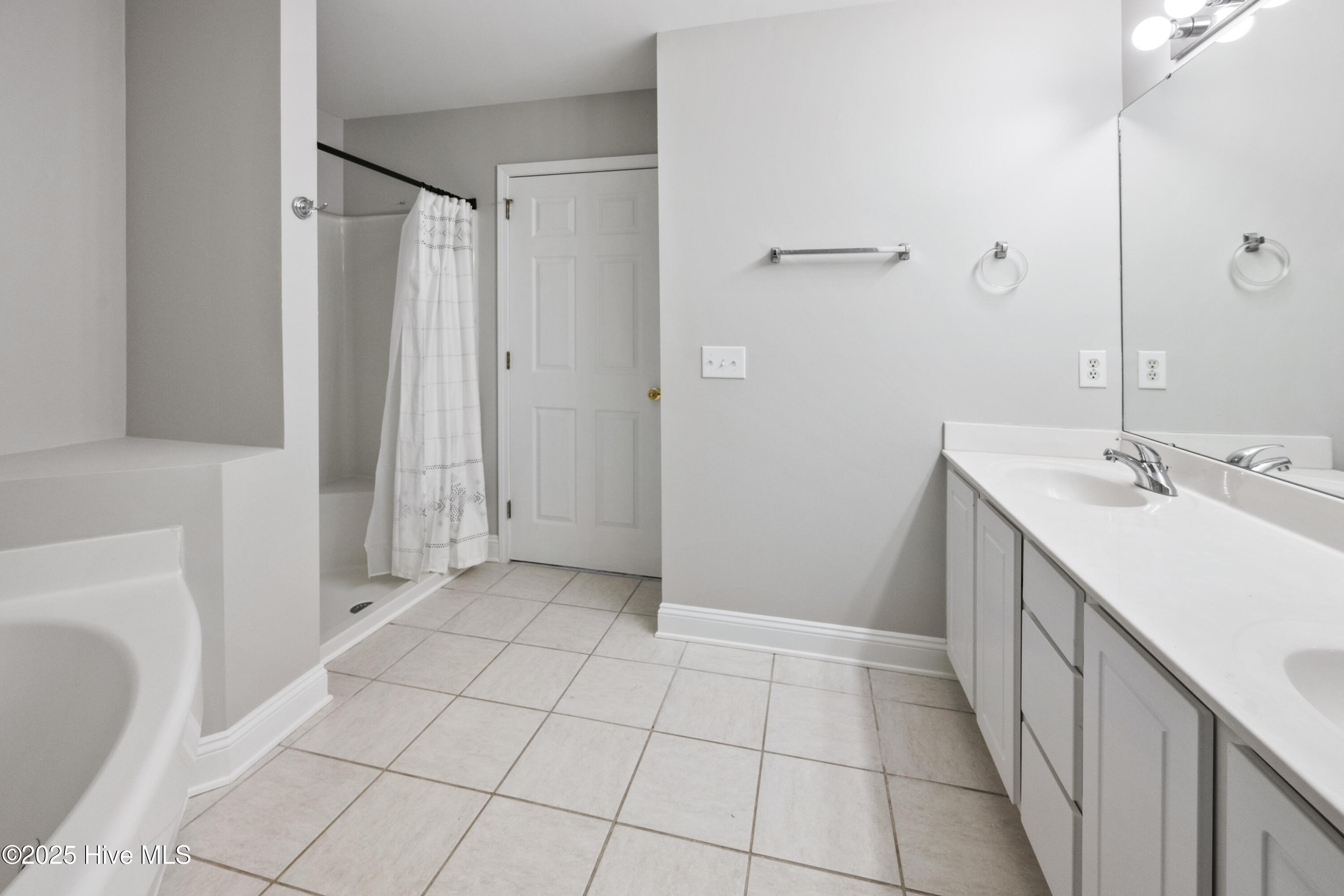 100550013 | Photo 15