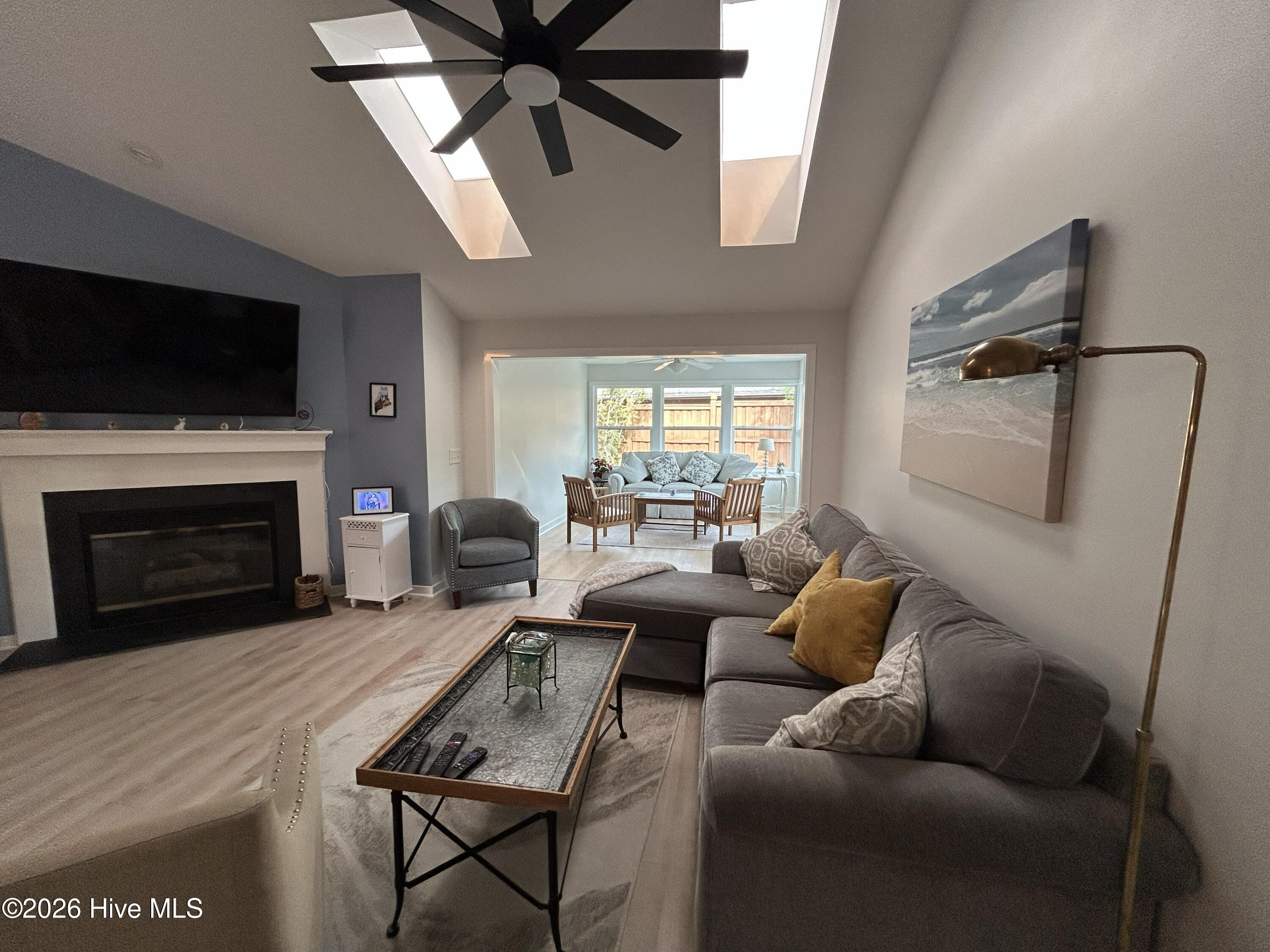 100556332 | Photo 21