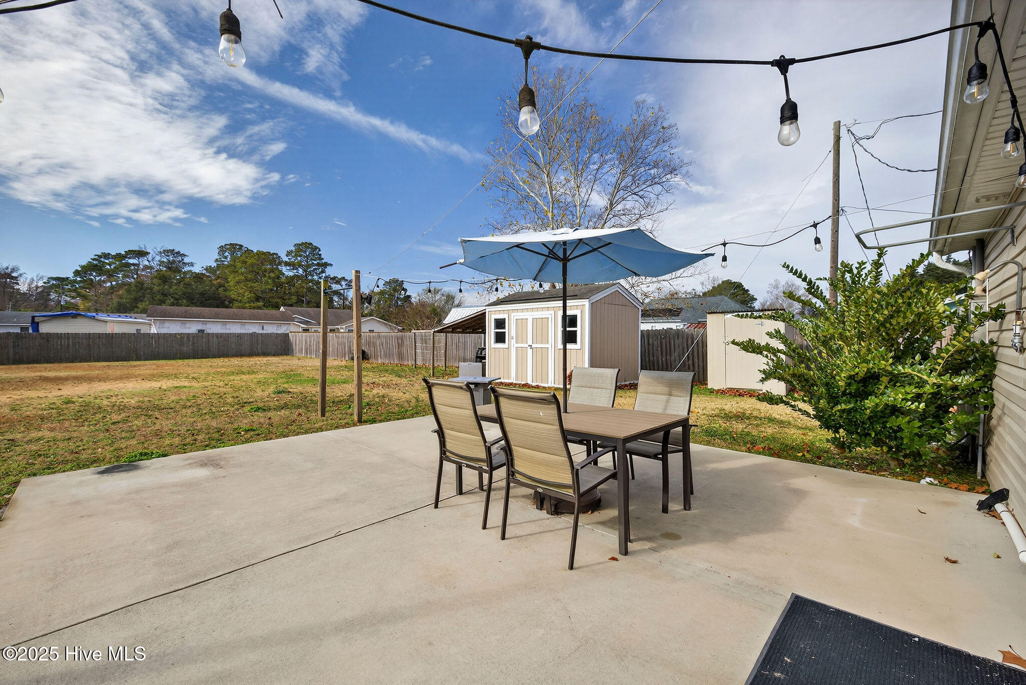 100544240 | Photo 30