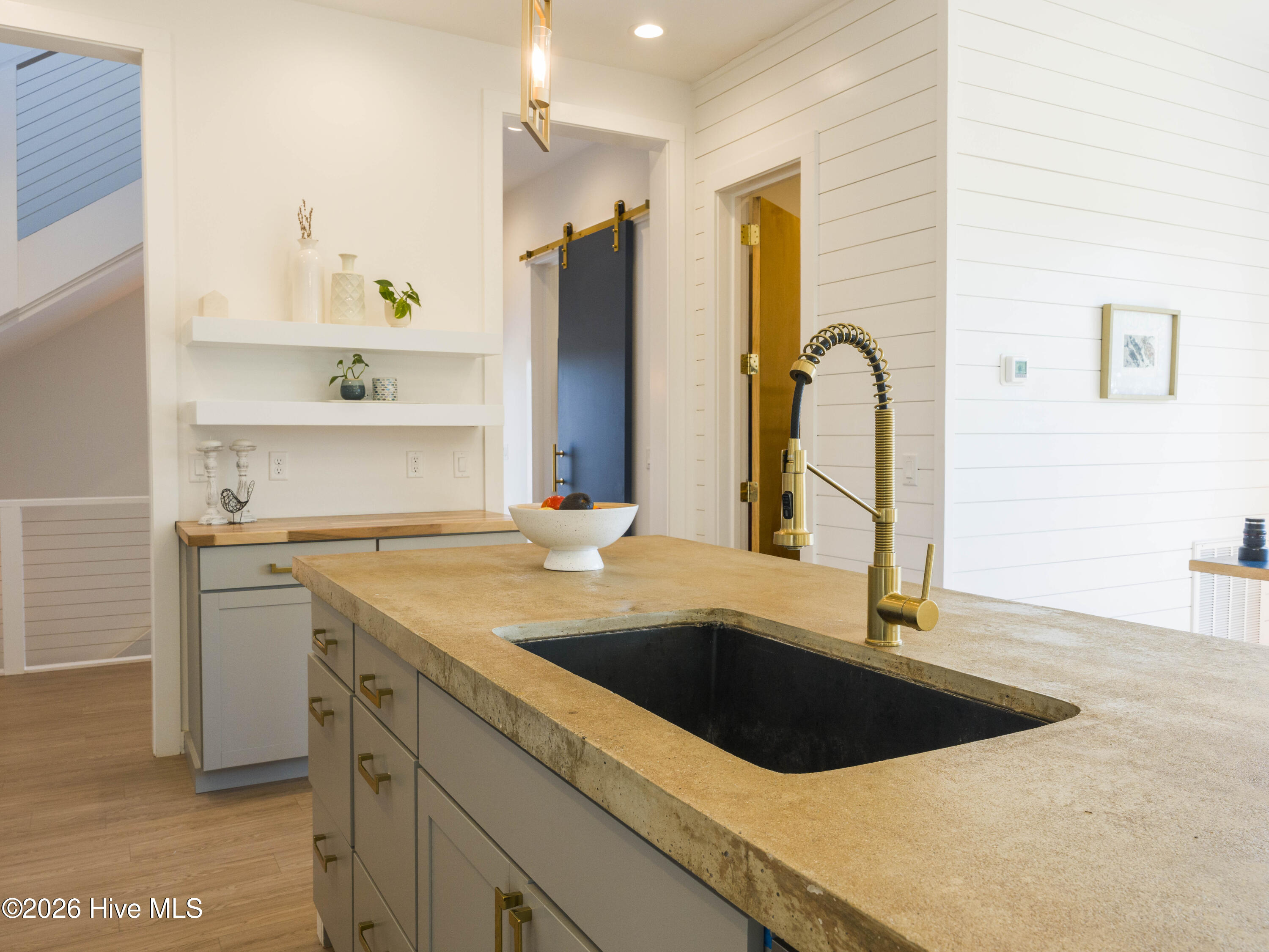 100554850 | Photo 33