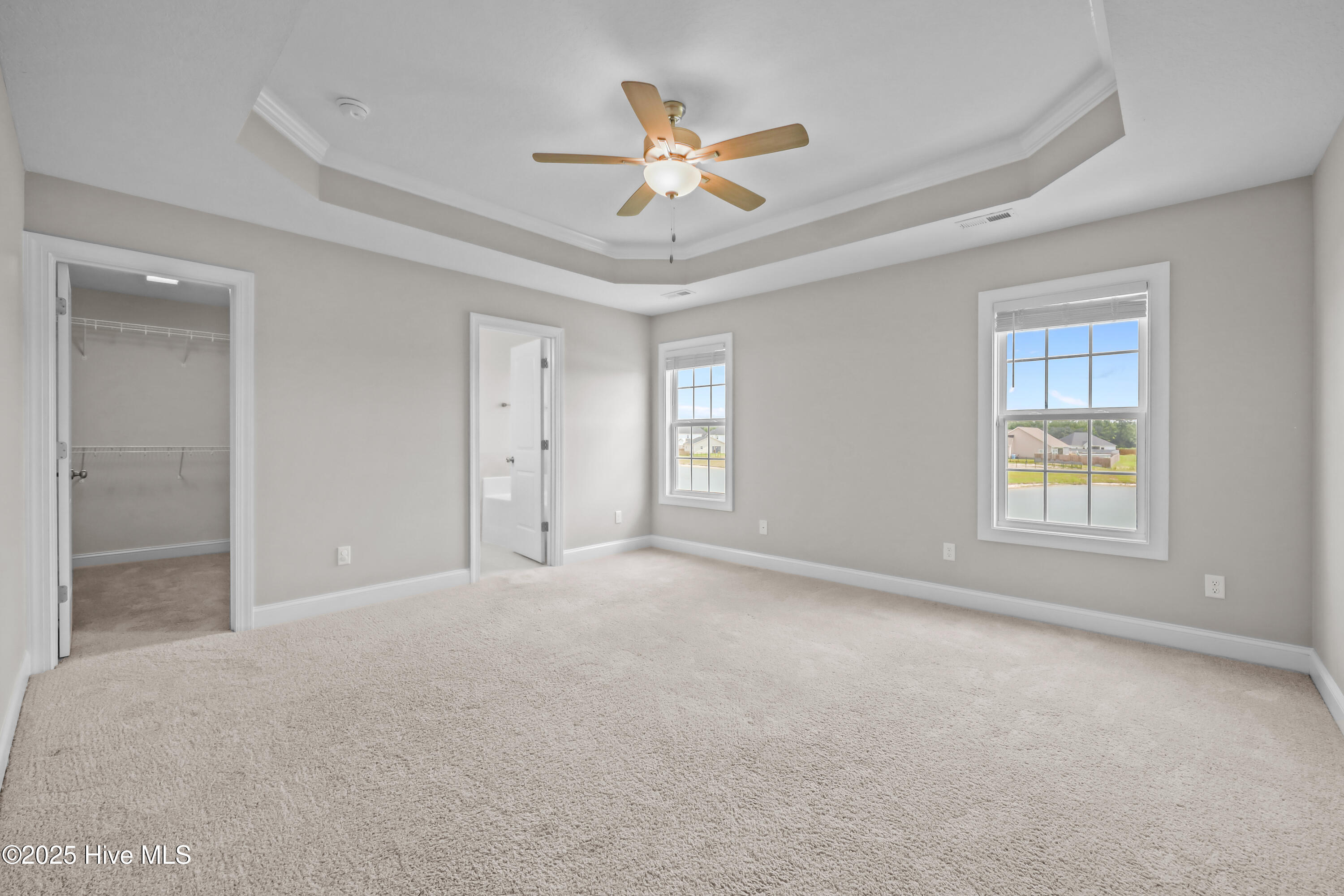 100516822 | Photo 14