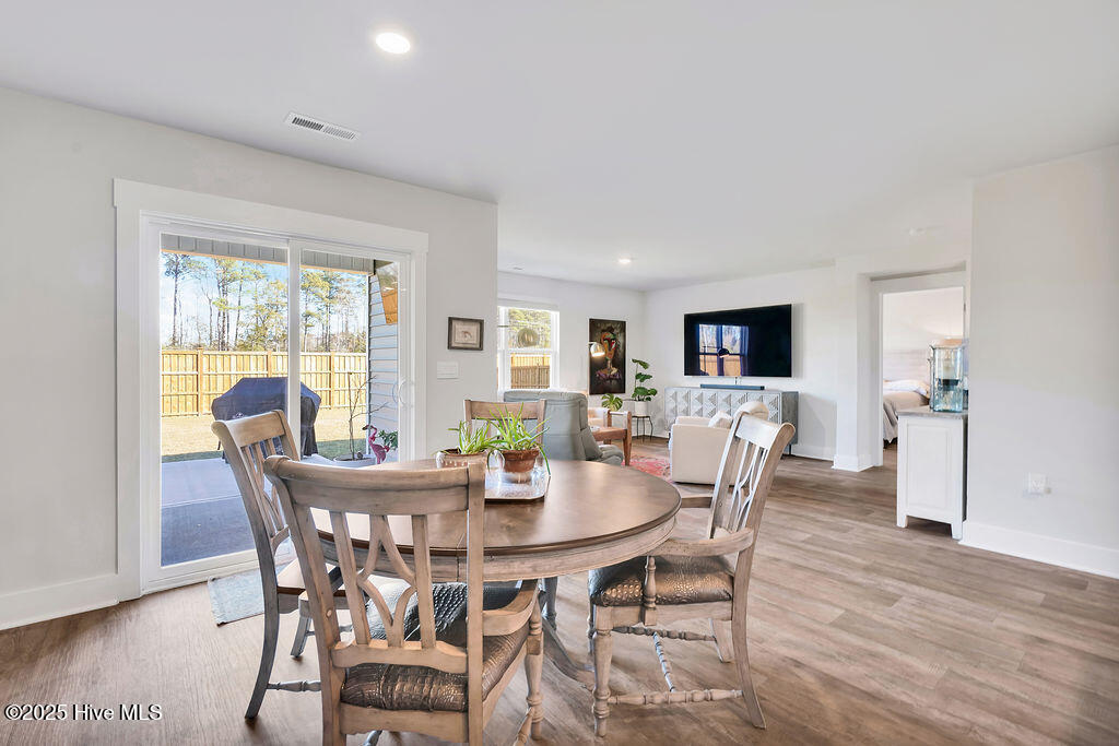 100542156 | Photo 11