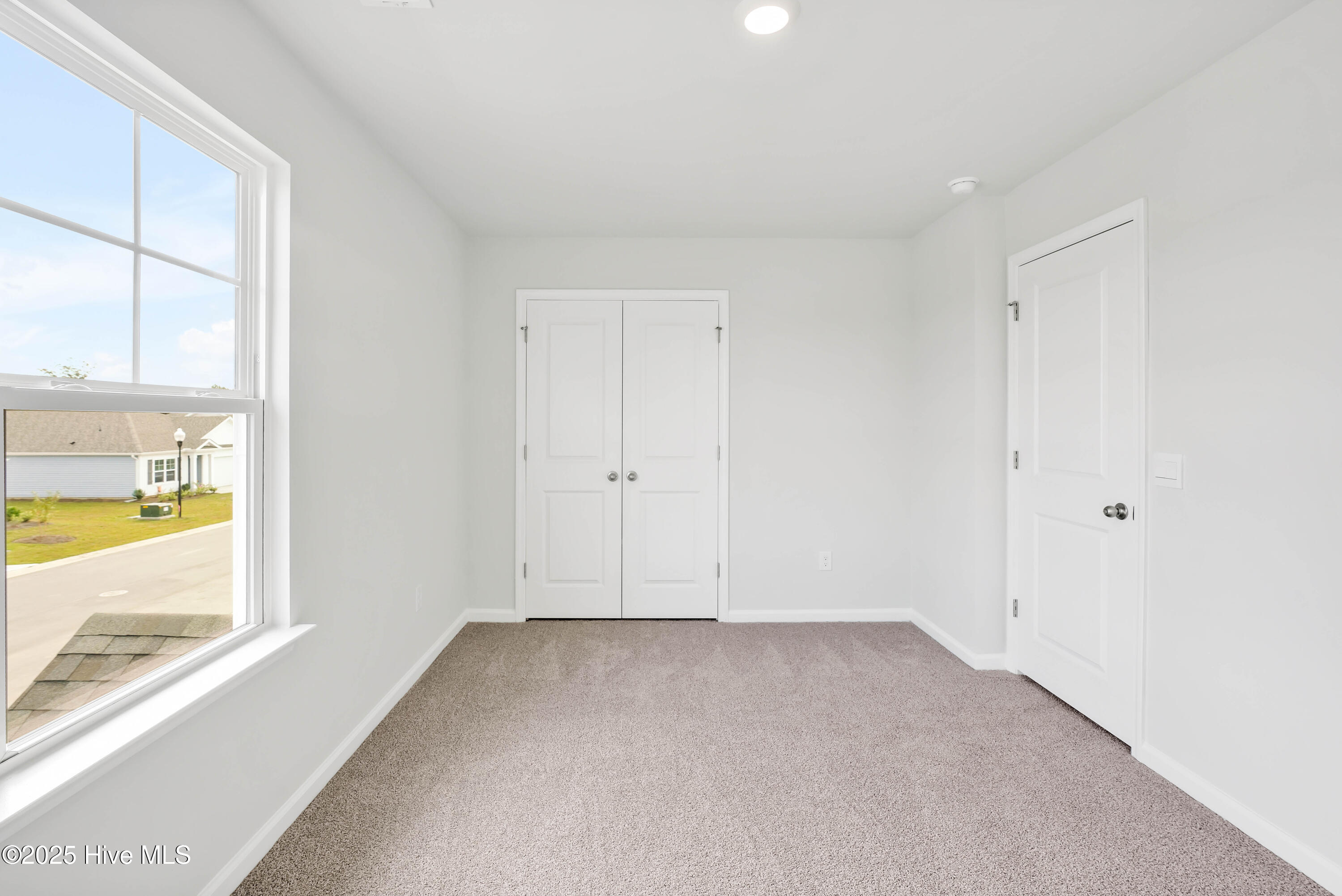 100518882 | Photo 26