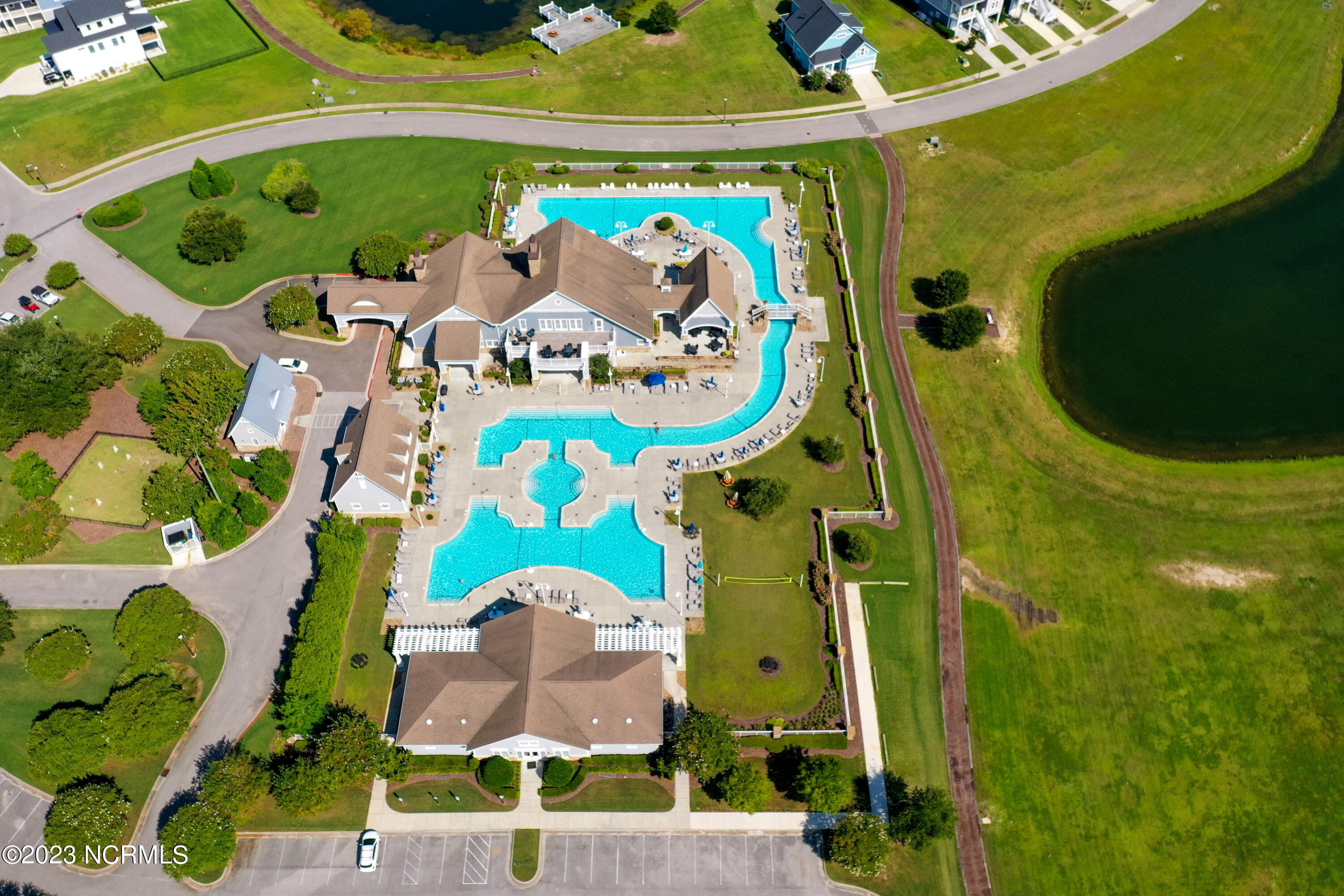 100535836 | Photo 11