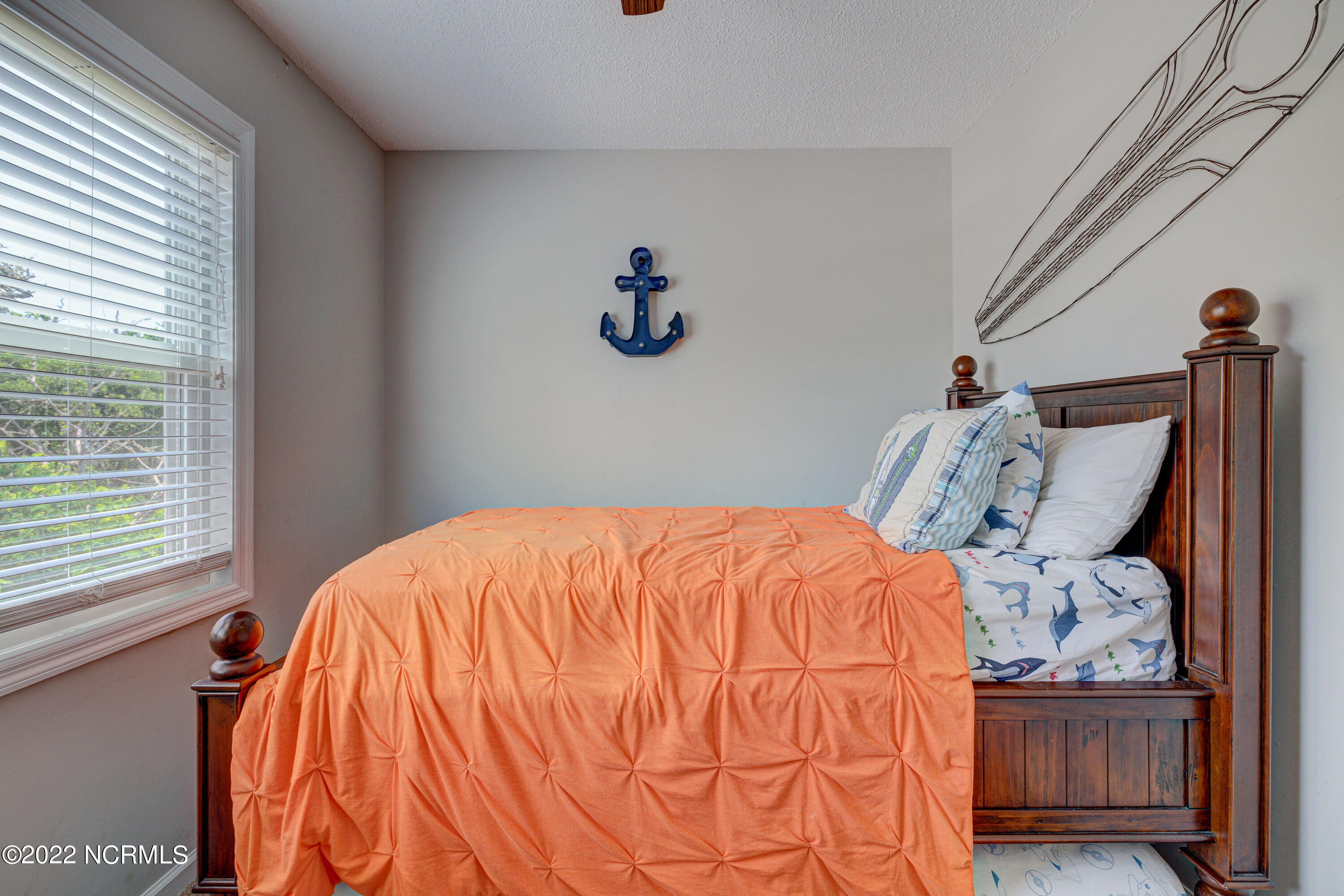 100563465 | Photo 15