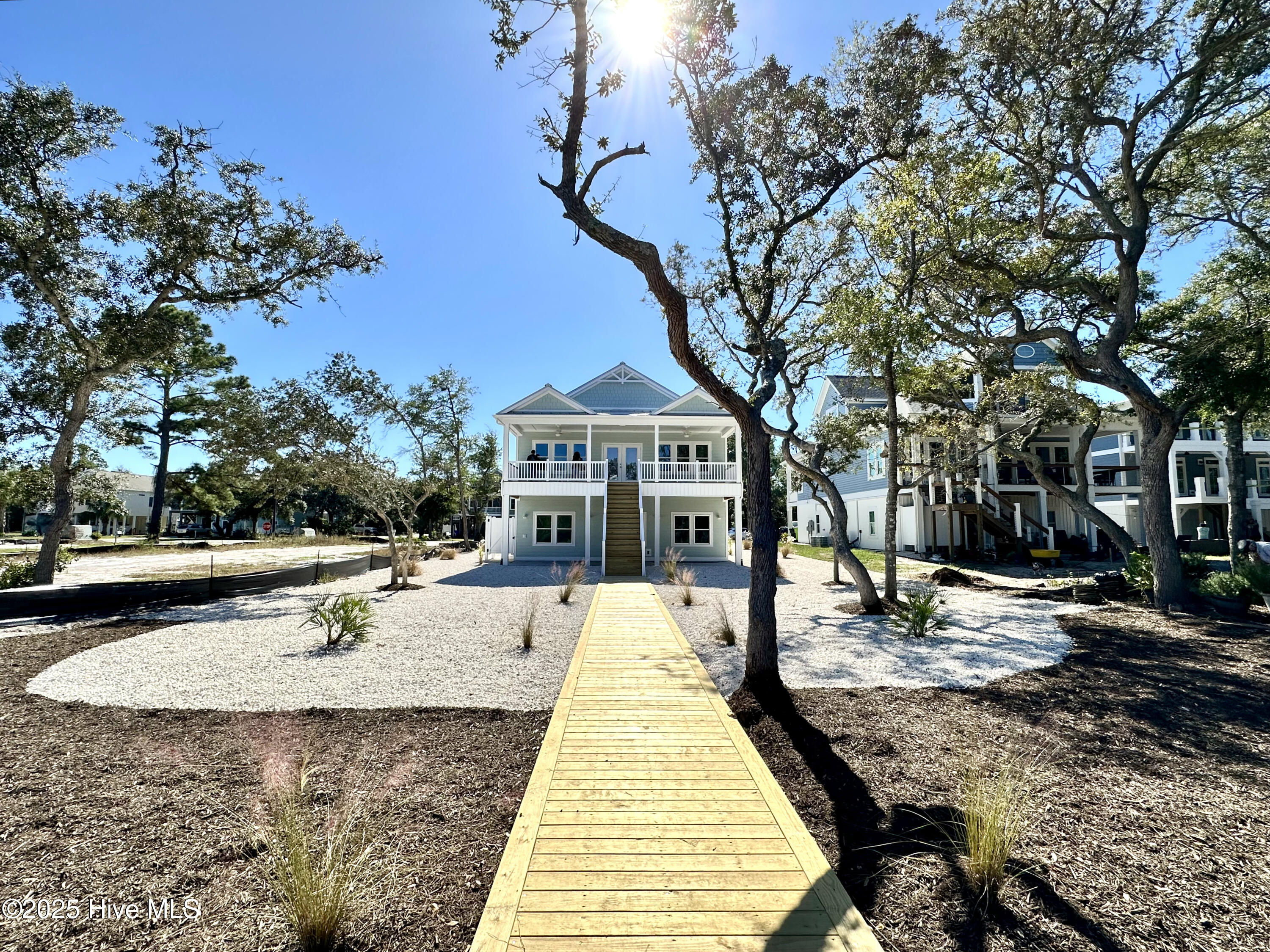 100537365 | Photo 59