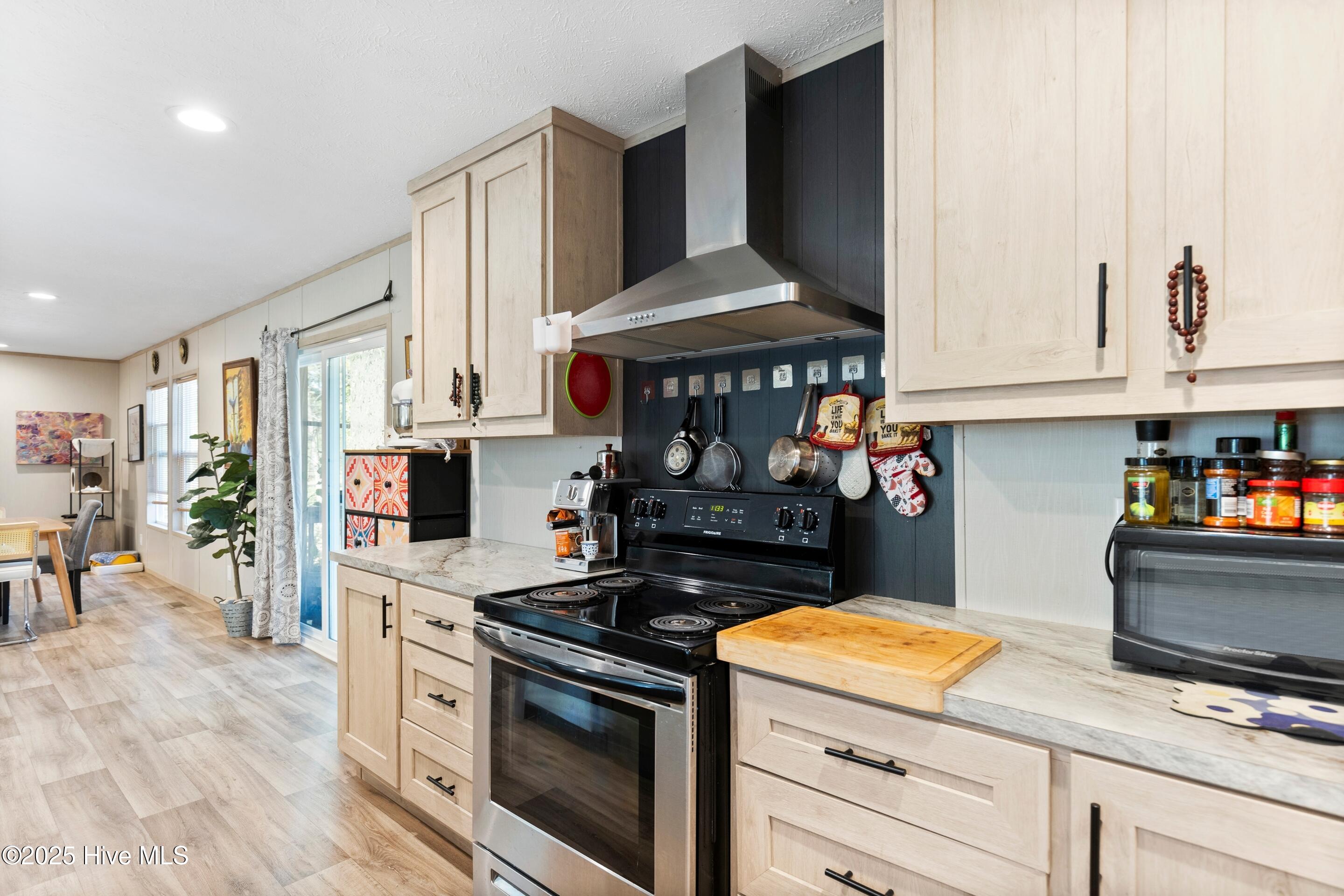 100542146 | Photo 14