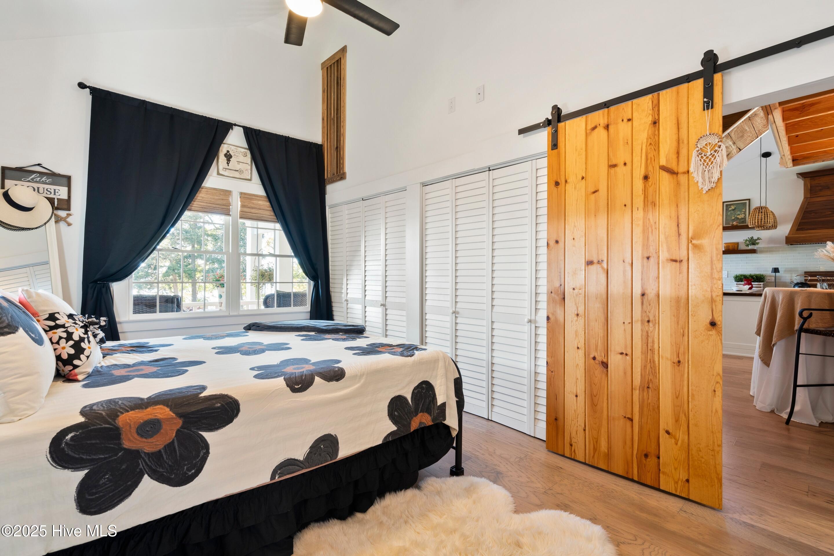 100538504 | Photo 33