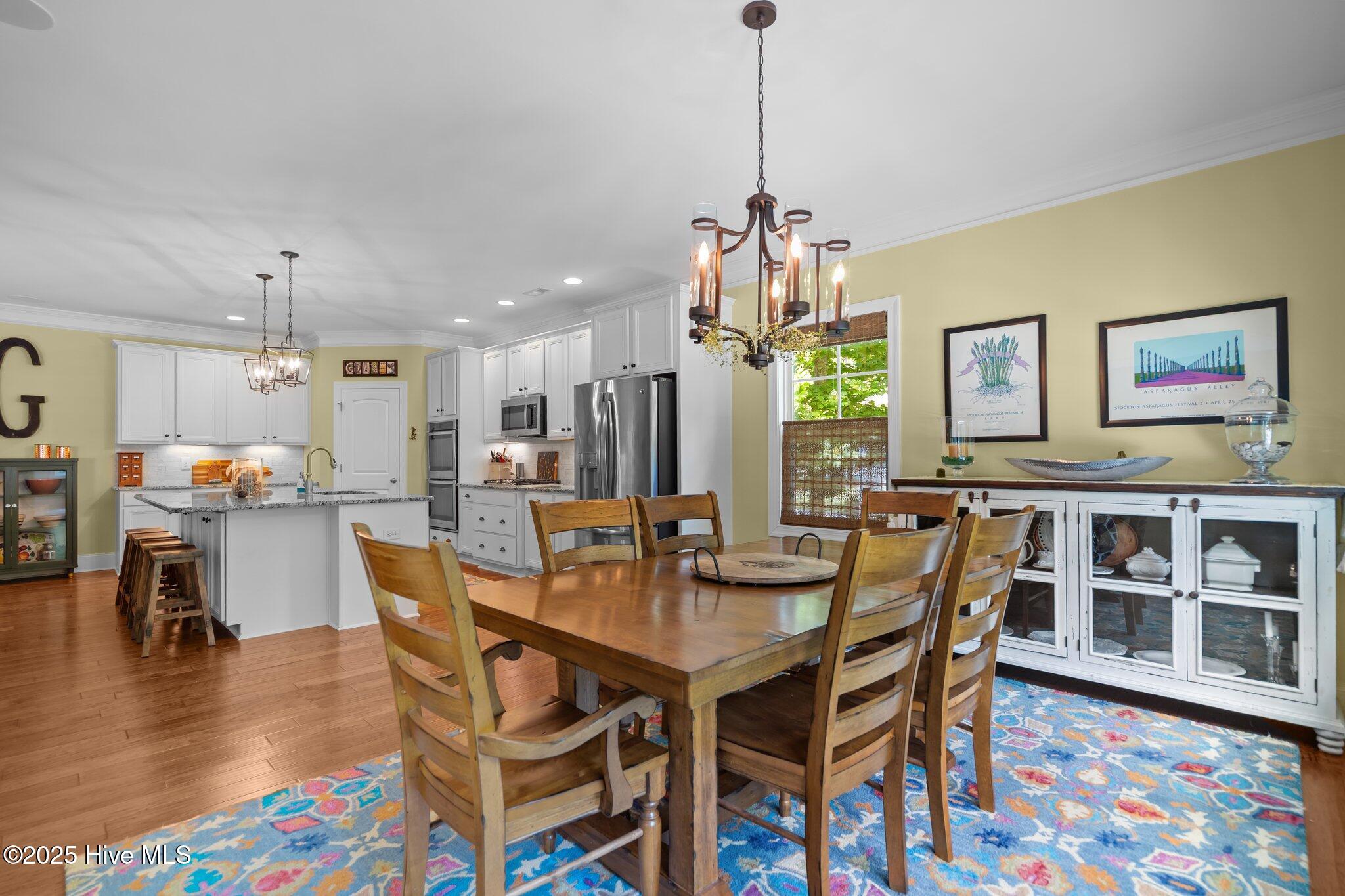 100518036 | Photo 14