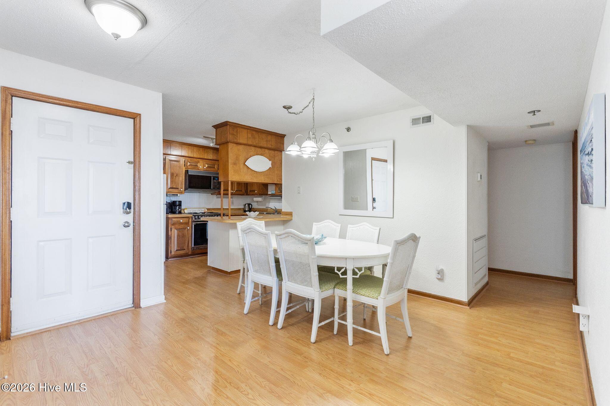 100559417 | Photo 23