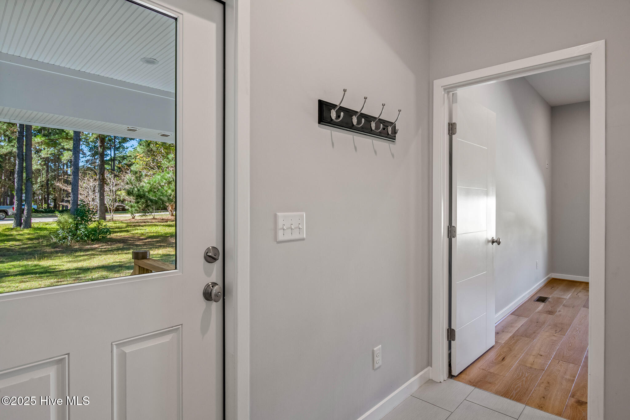 100540412 | Photo 34