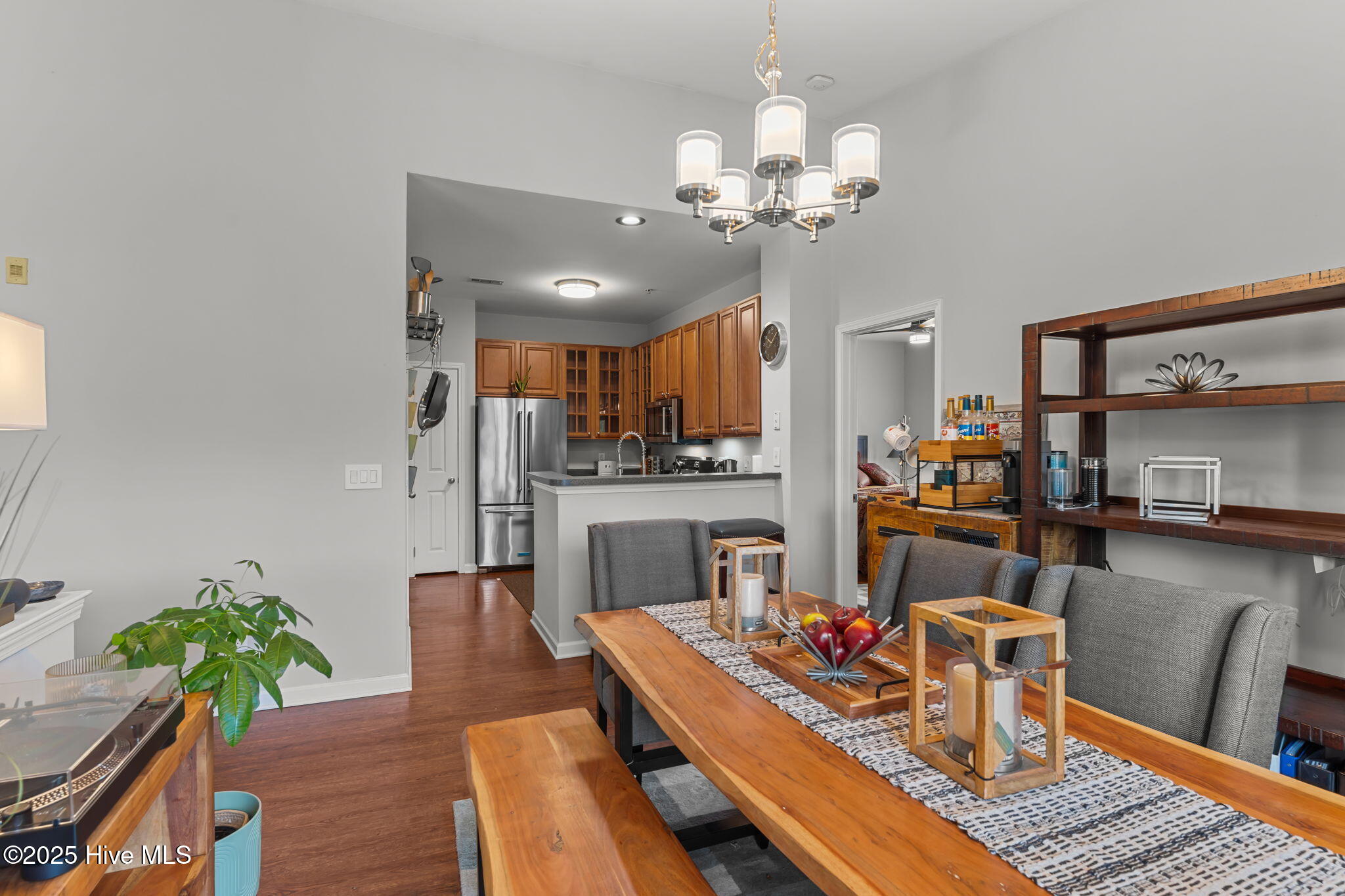 100532353 | Photo 18