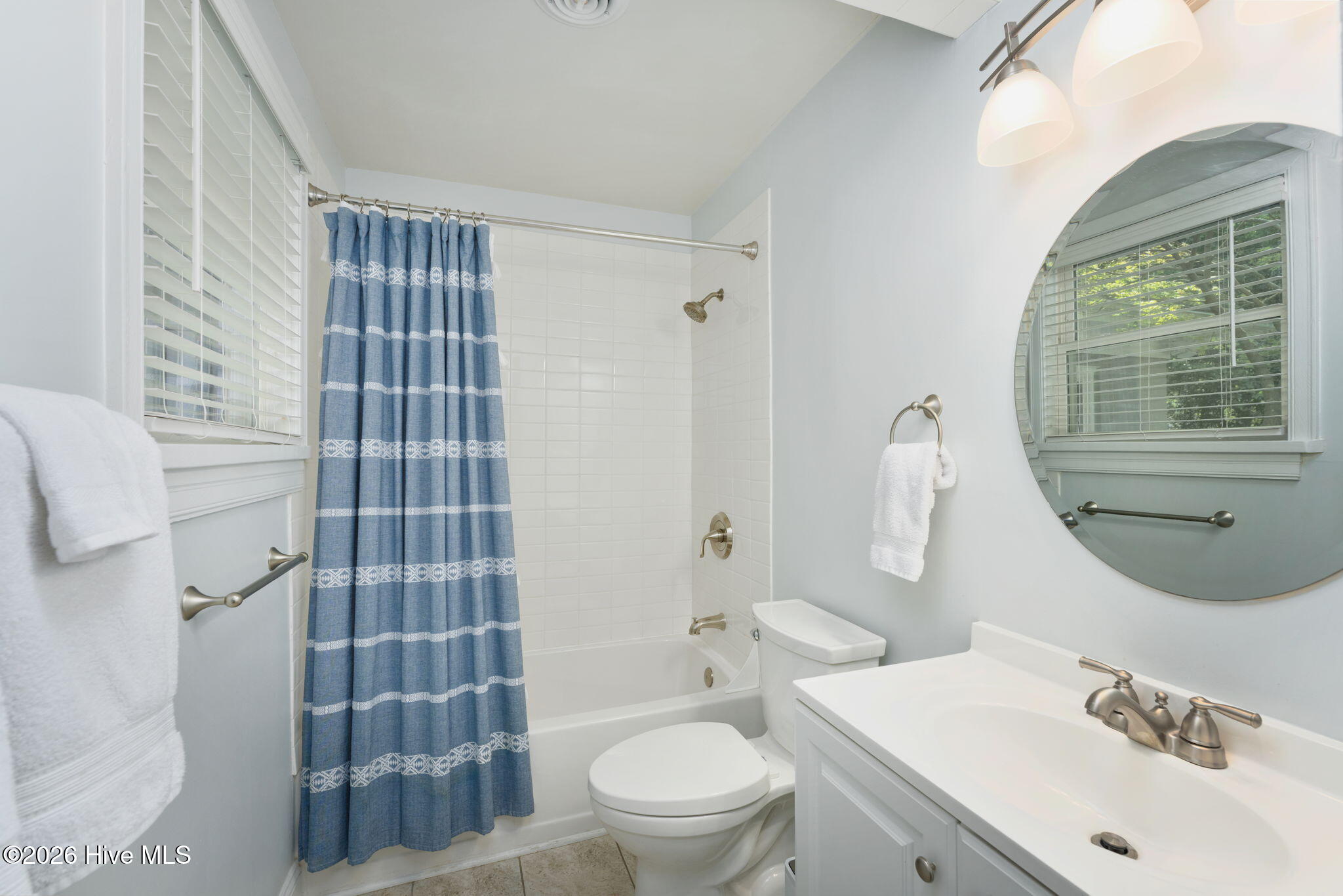 100566182 | Photo 21