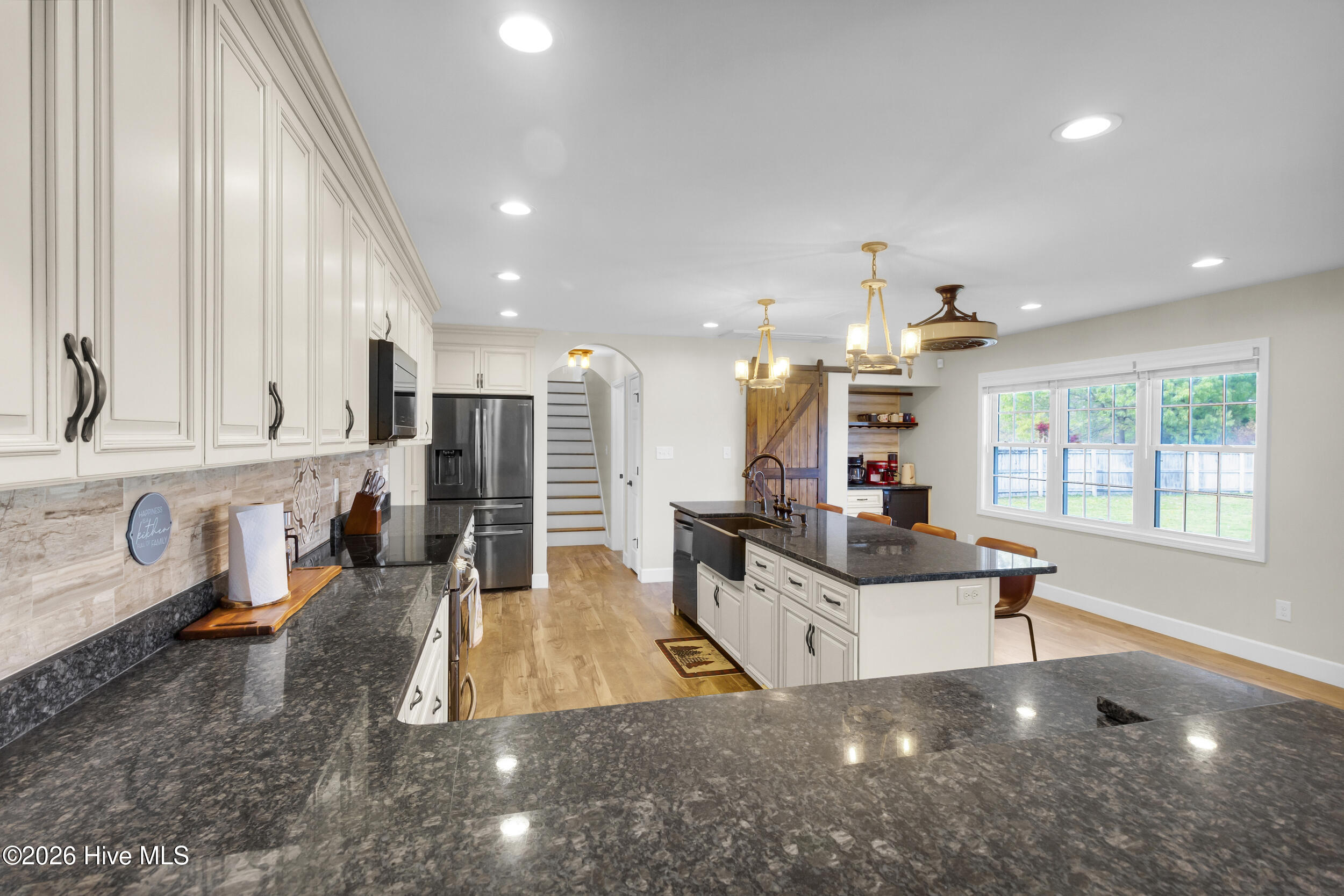 100566546 | Photo 10