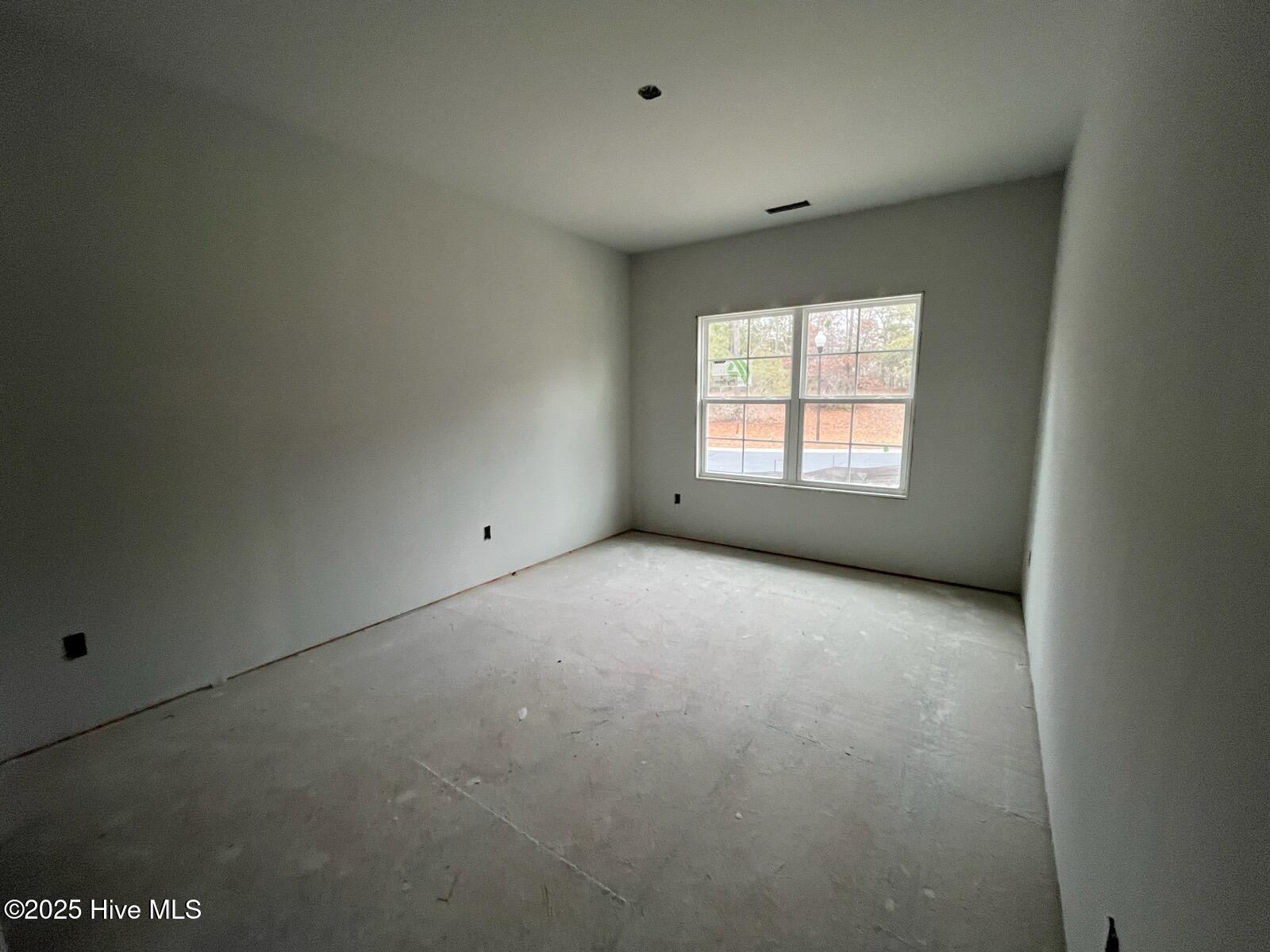 100527021 | Photo 22