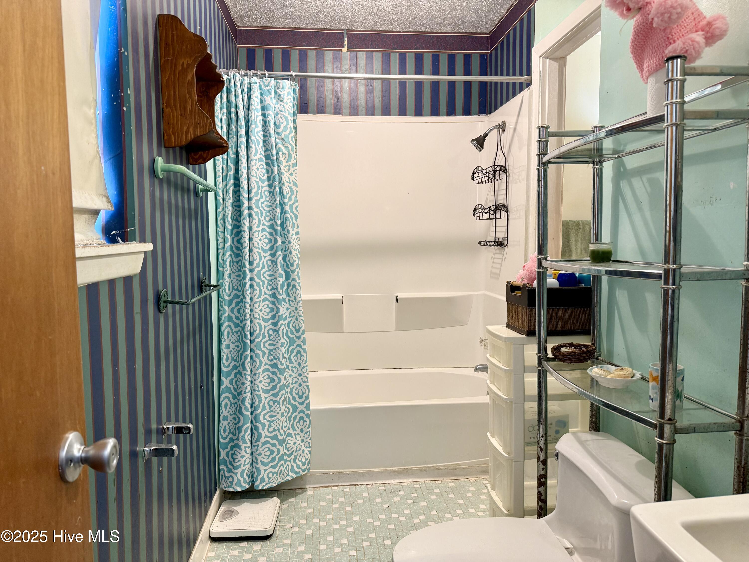 100530217 | Photo 23