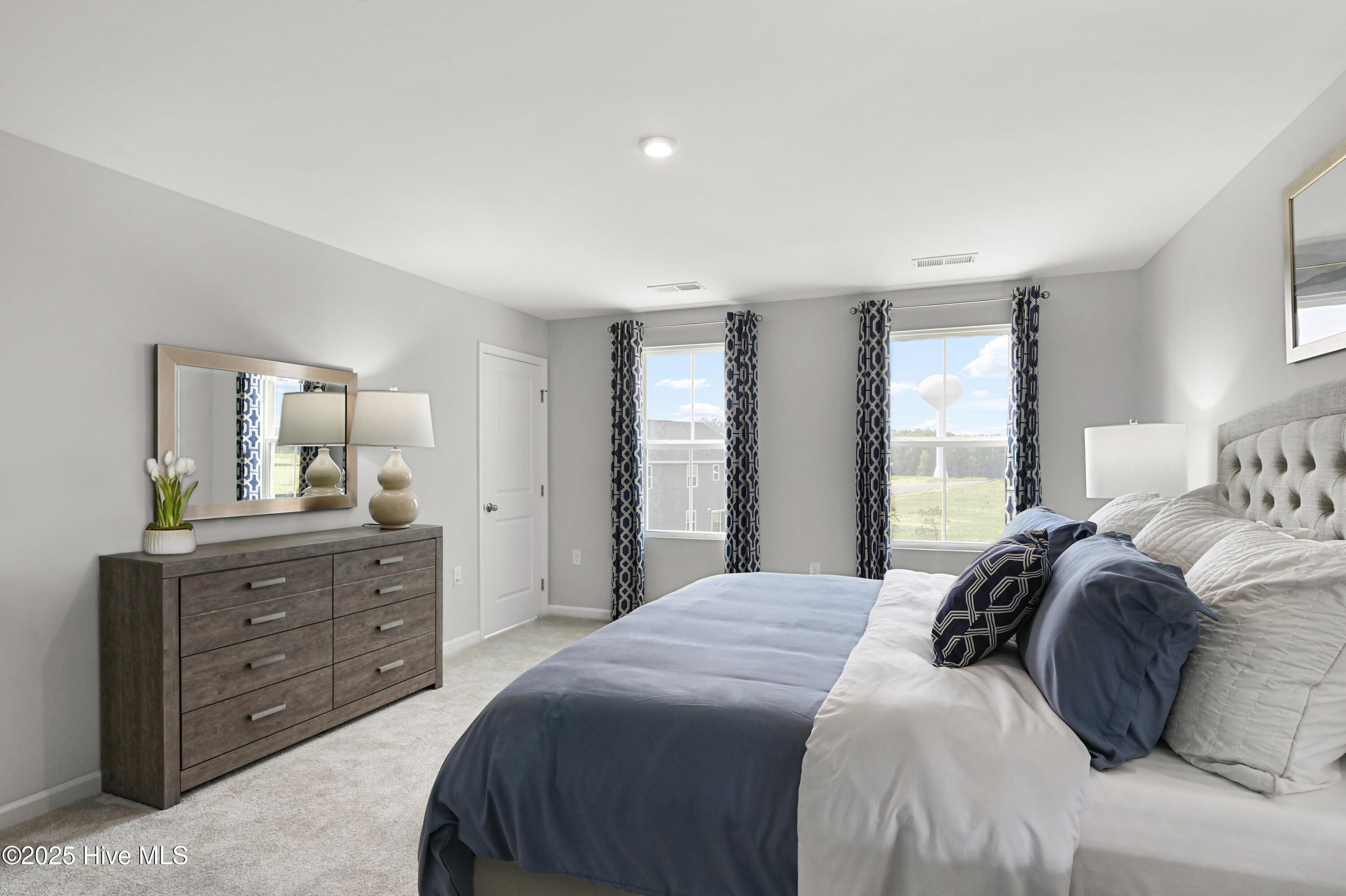 100566857 | Photo 11