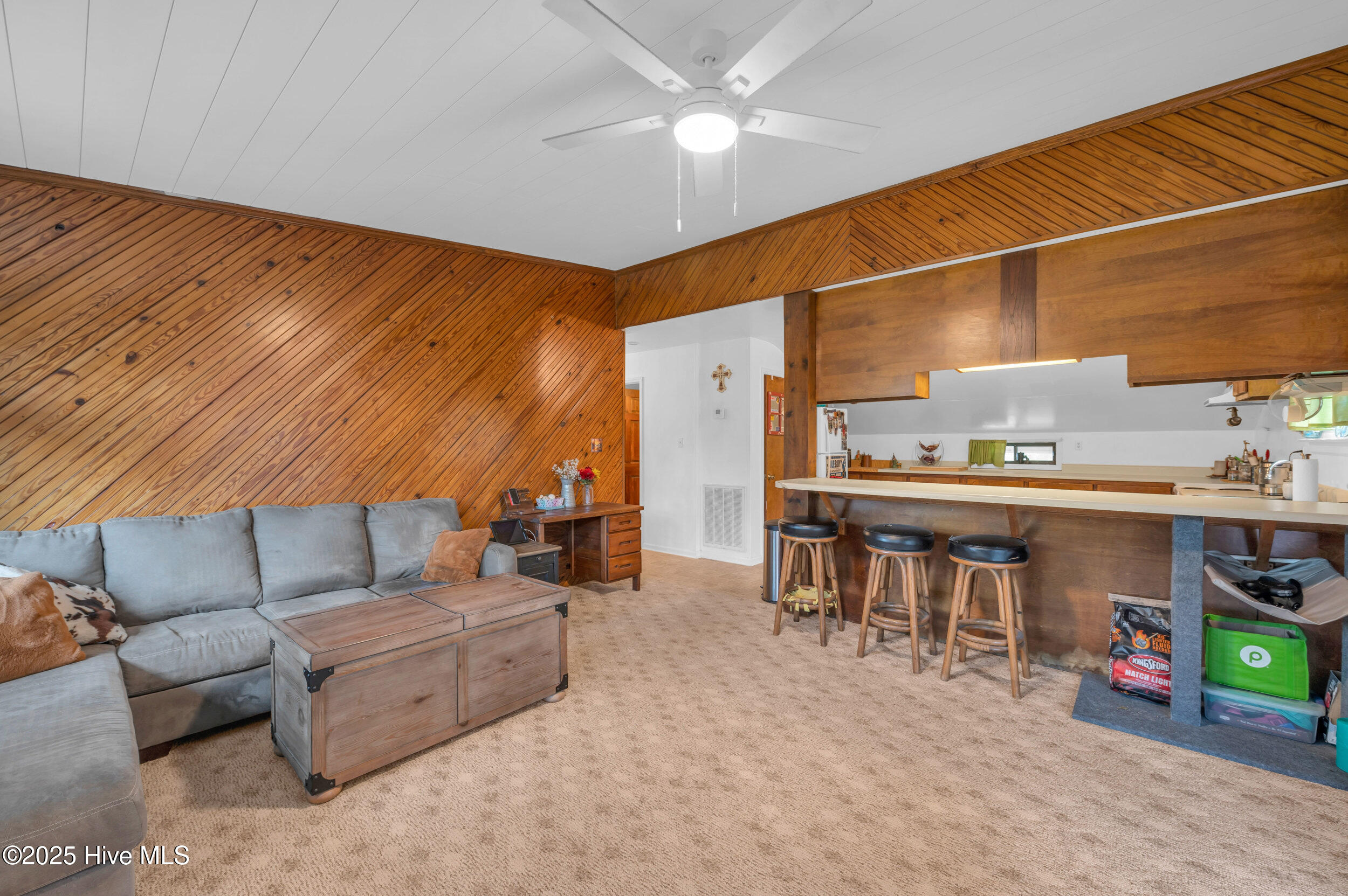 100532115 | Photo 74