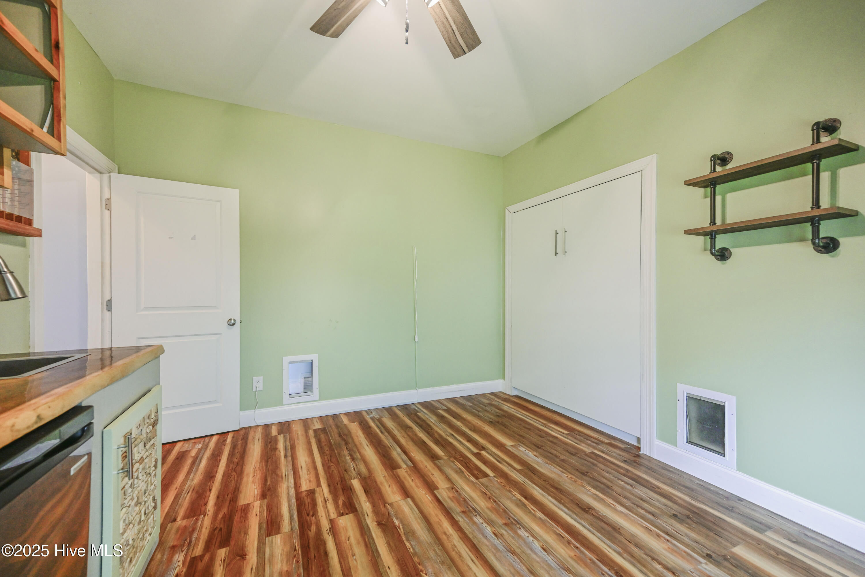 100523770 | Photo 33