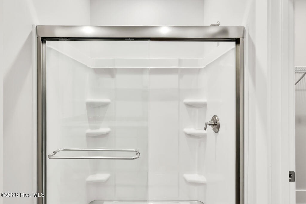 100560056 | Photo 18