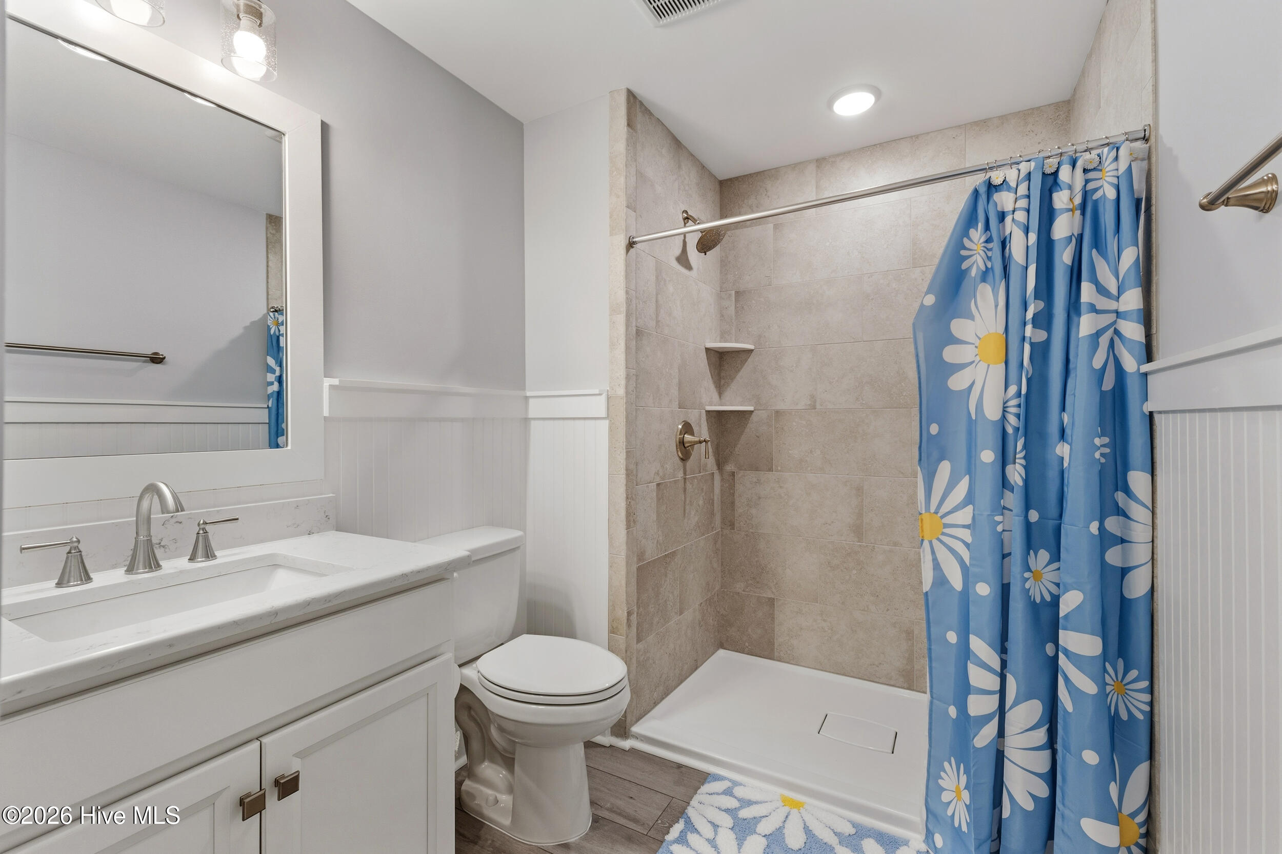 100560170 | Photo 36