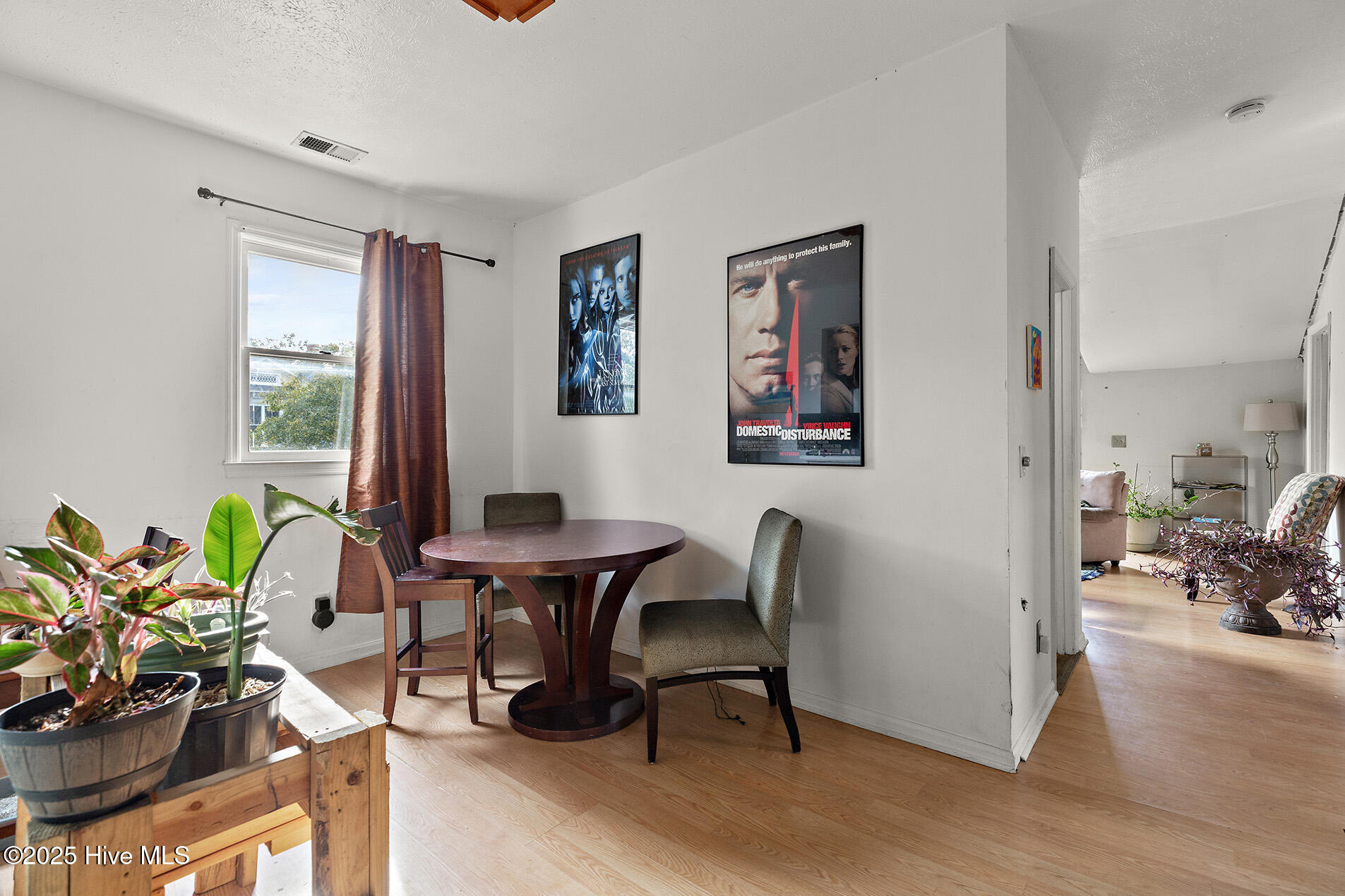 100544261 | Photo 28