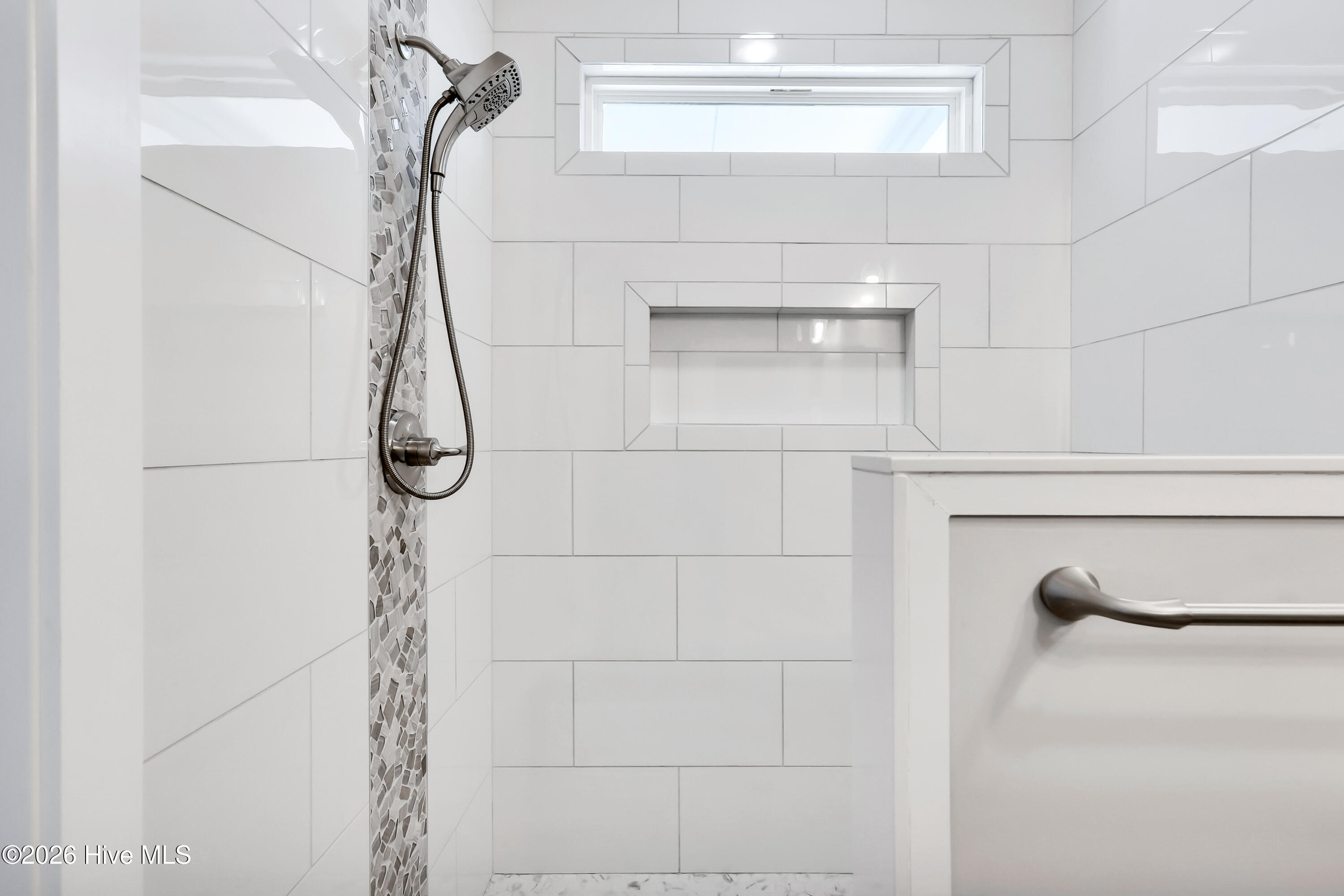 100564163 | Photo 20